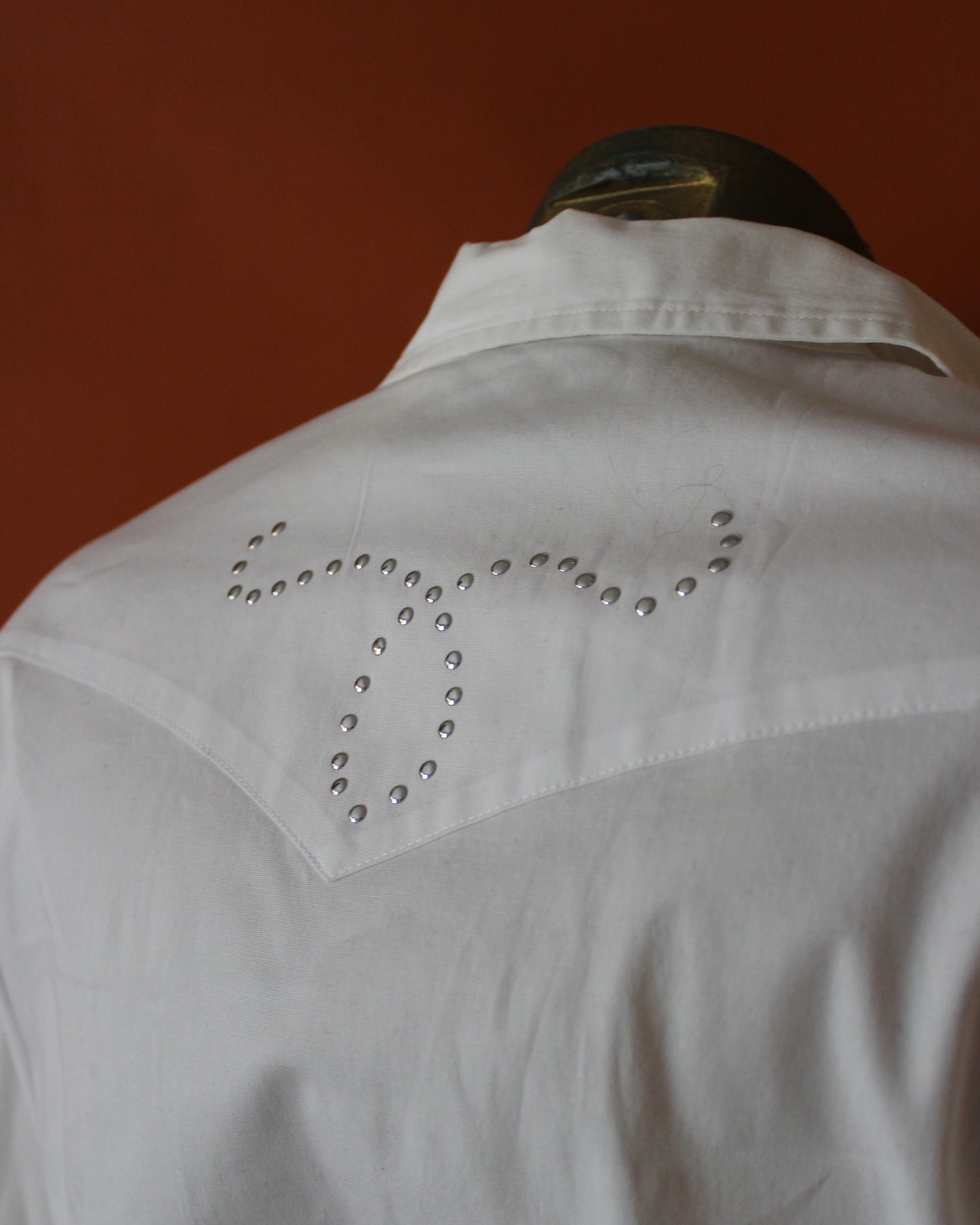 WHITE WESTERN BUTTON-UP