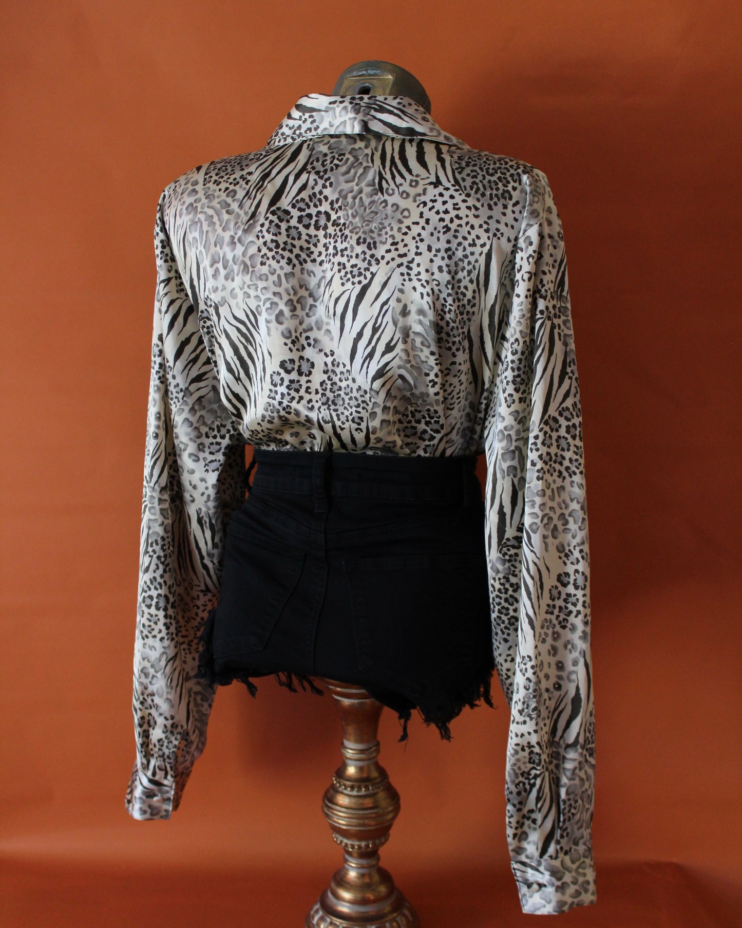 MIXED ANIMAL PRINT BUTTON UP