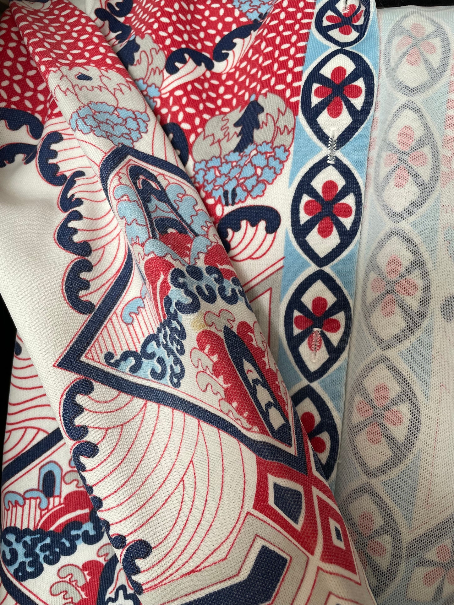 VINTAGE 70s PATTERNED BUTTON-UP