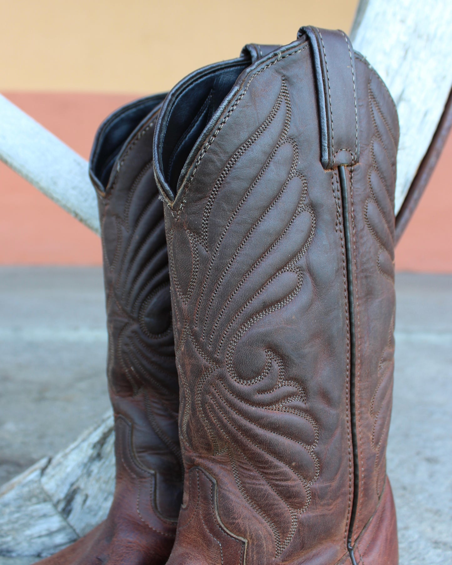 VINTAGE BUTTERFLY STITCH BOOTS
