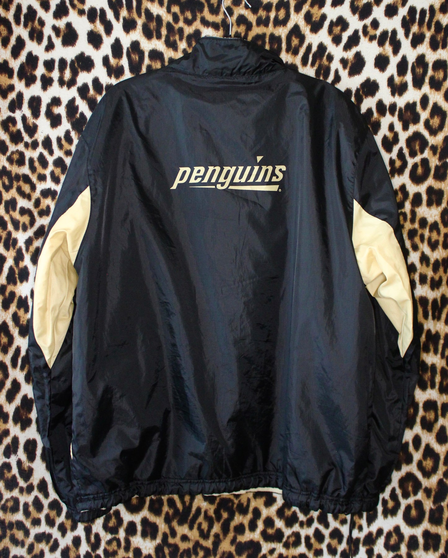 VINTAGE PITTSBURGH PENGUINS WINDBREAKER