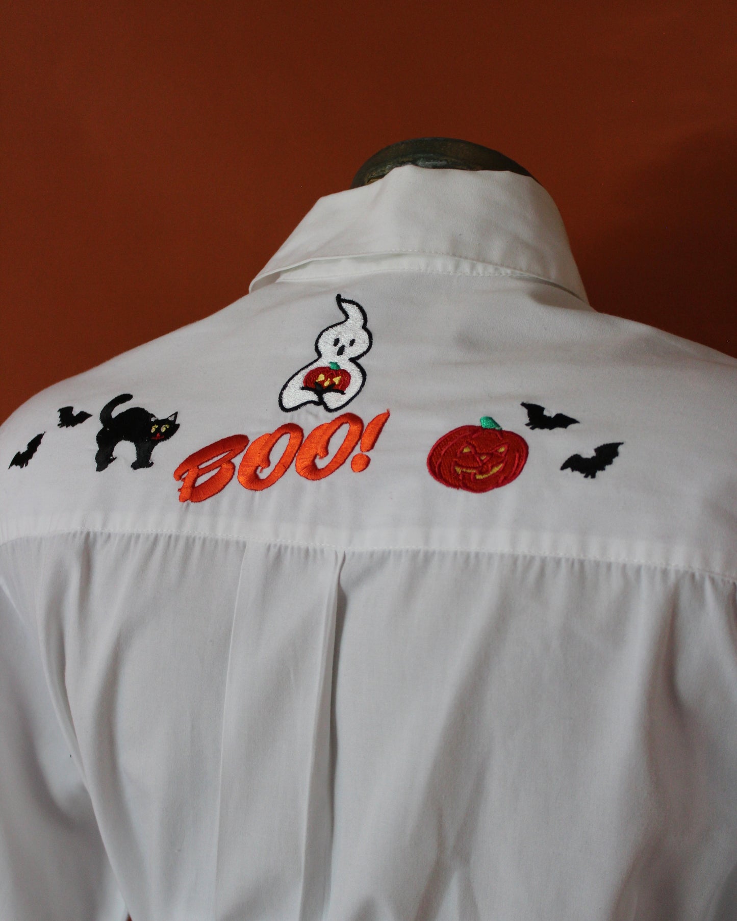 VINTAGE HALLOWEEN BUTTON UP