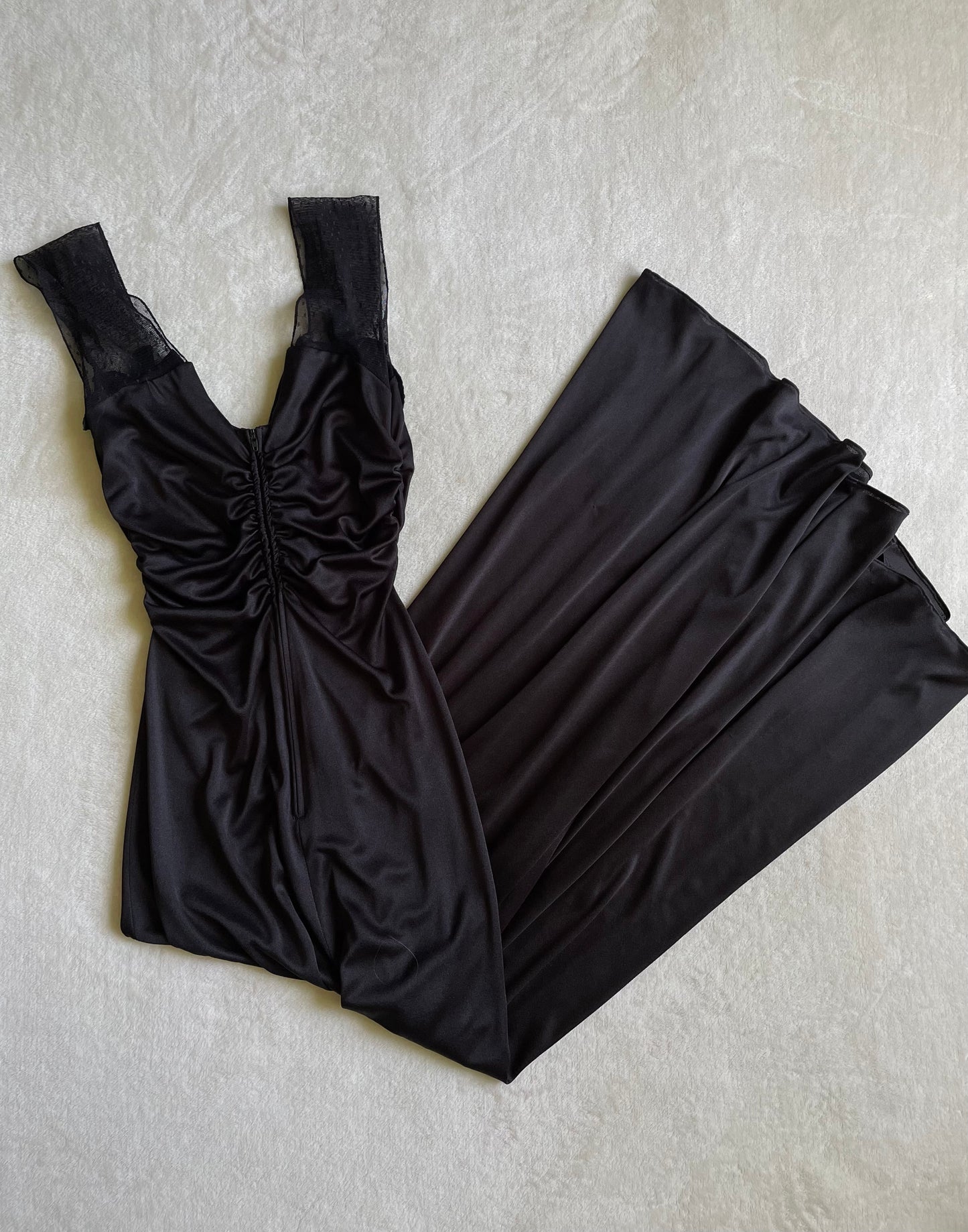 VTG 1970’S LONG COOL WOMAN IN A BLACK DRESS