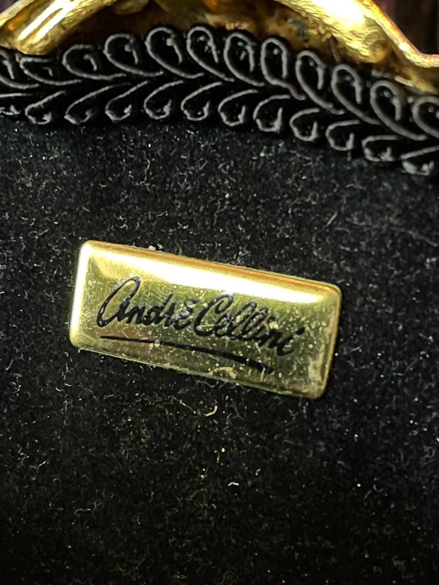VINTAGE GOLD SHELL BAG