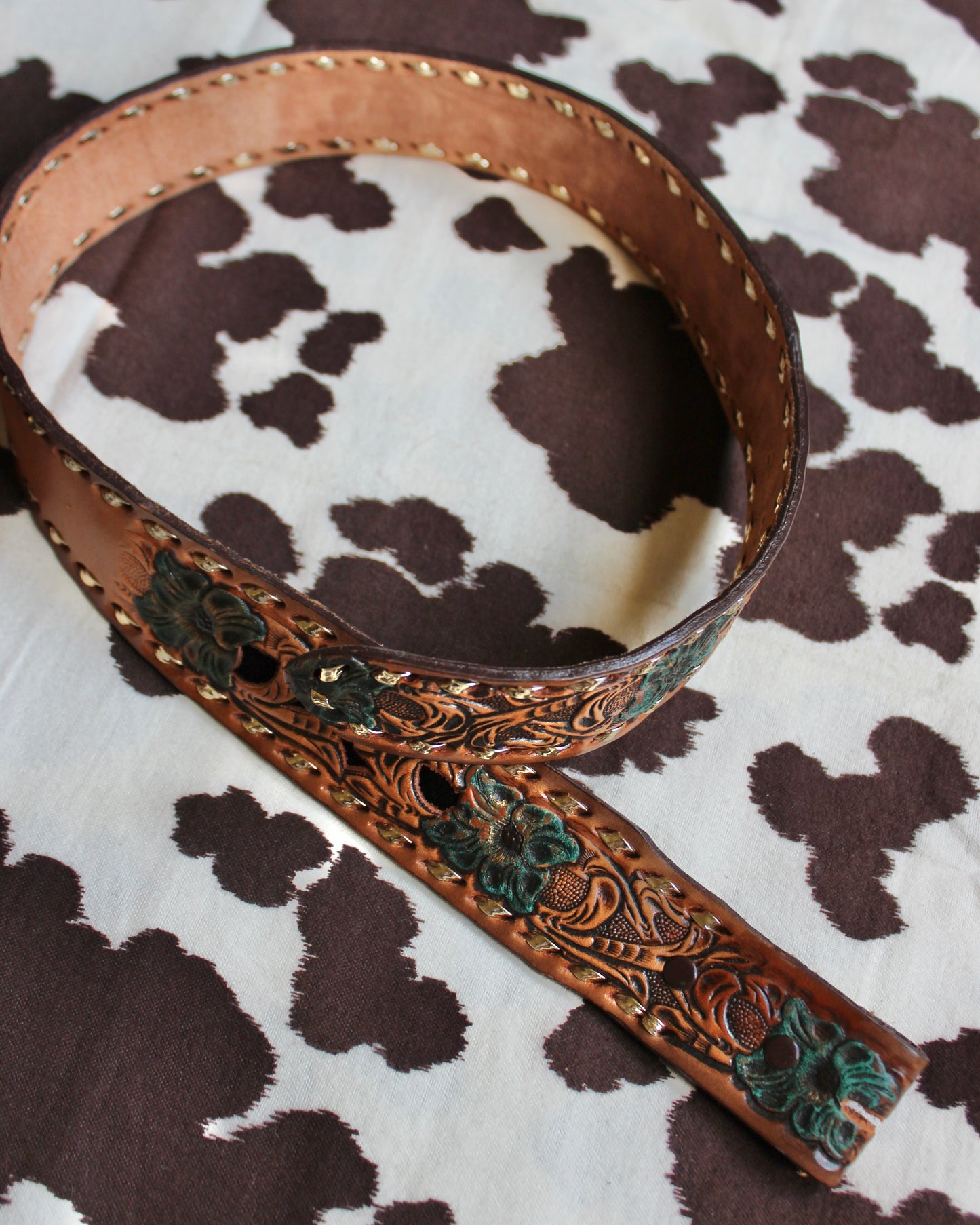 VINTAGE TOOLED LEATHER BELT