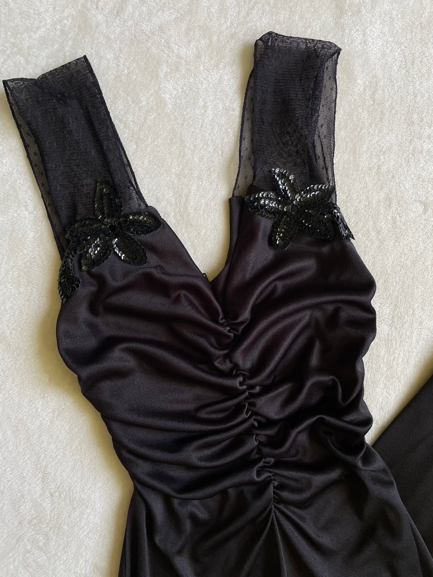 VTG 1970’S LONG COOL WOMAN IN A BLACK DRESS