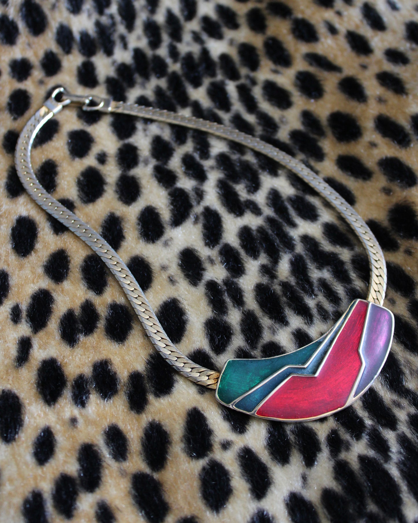 VINTAGE JEWEL TONED NECKLACE