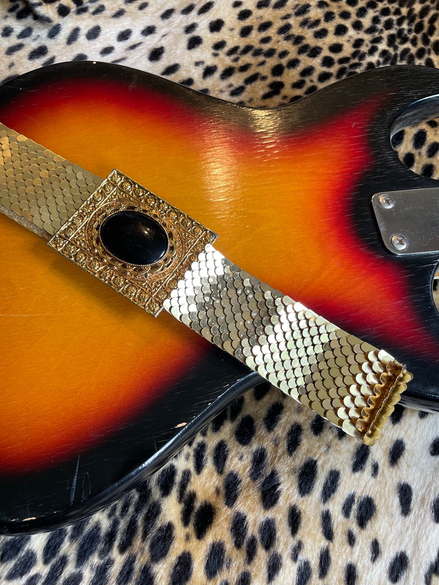 VINTAGE METALLIC GOLD WAIST BELT