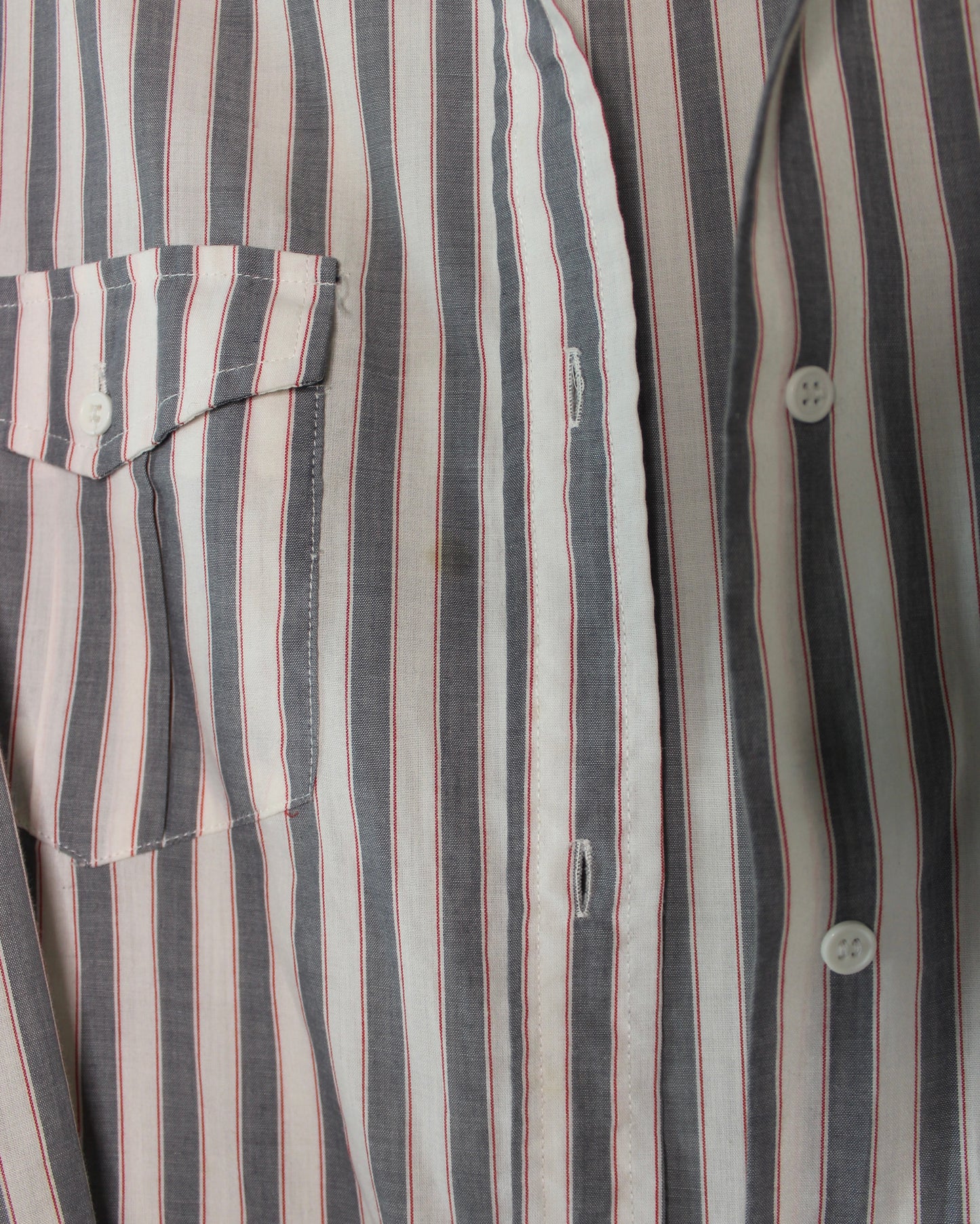 VINTAGE STRIPED BUTTON-UP