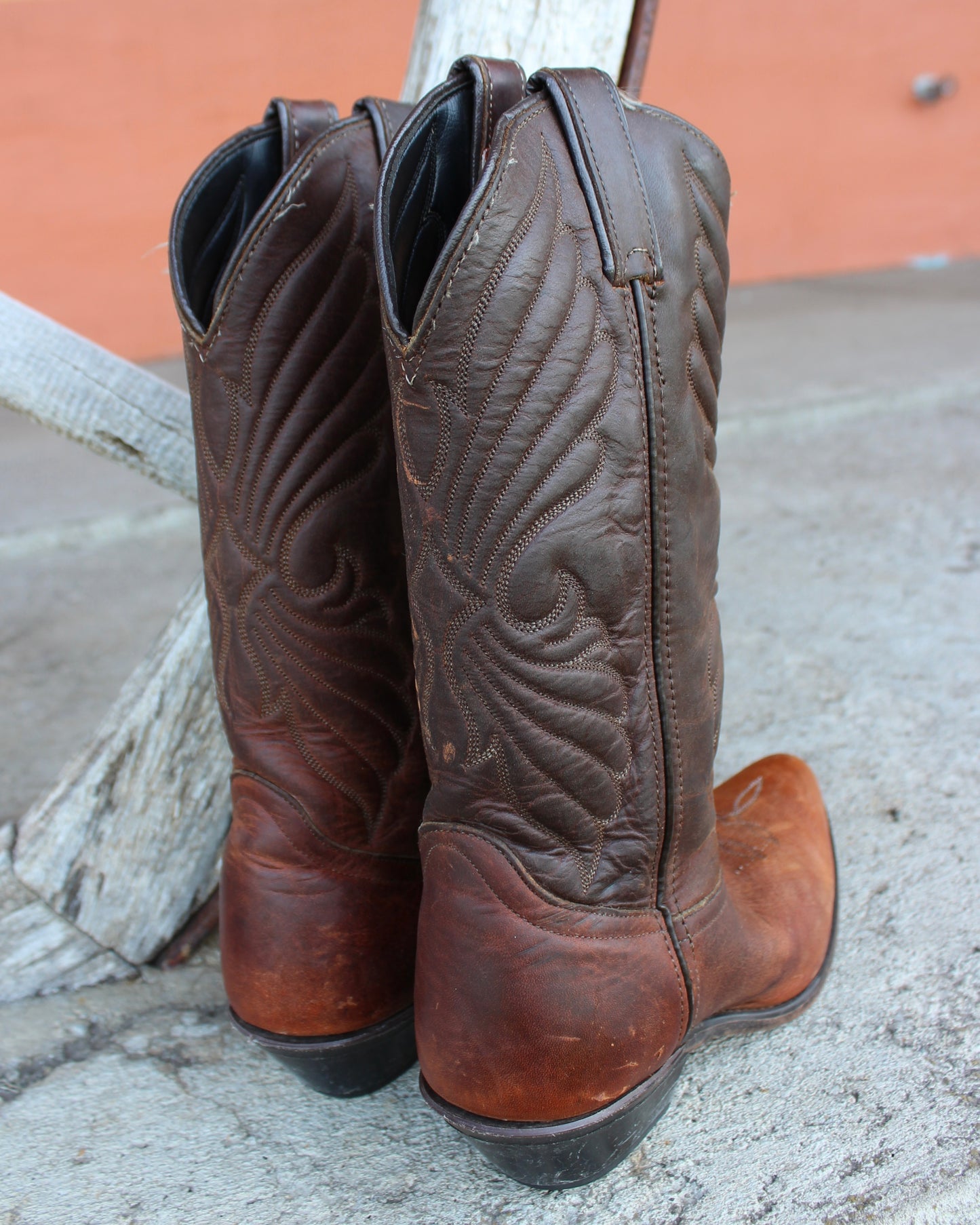 VINTAGE BUTTERFLY STITCH BOOTS