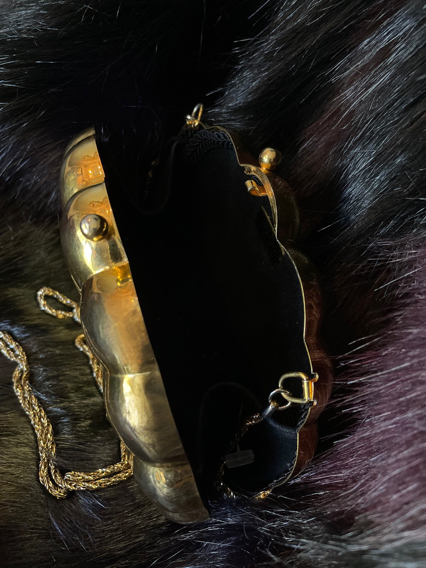 VINTAGE GOLD SHELL BAG