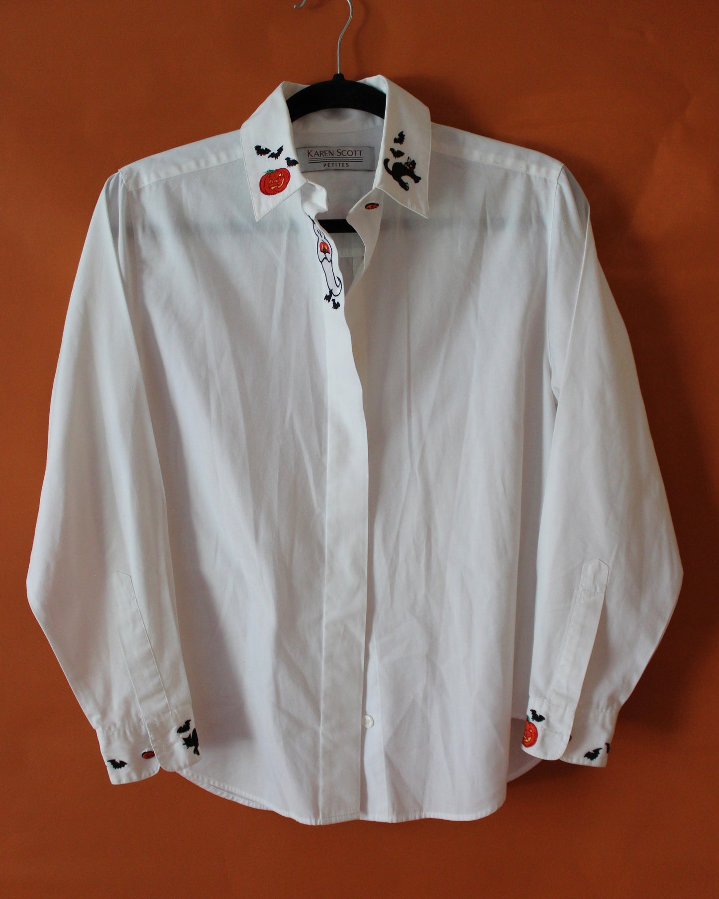 VINTAGE HALLOWEEN BUTTON UP