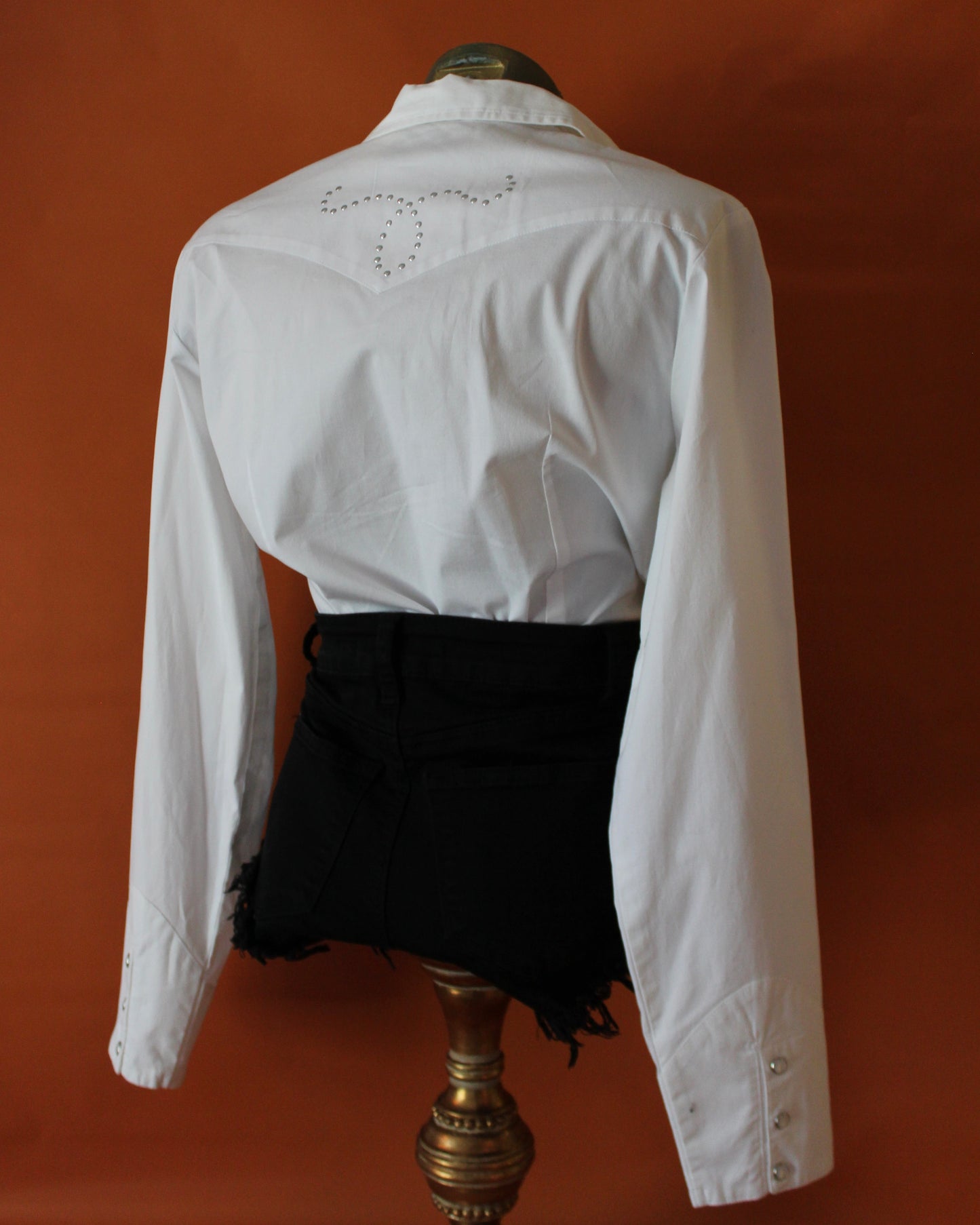 WHITE WESTERN BUTTON-UP