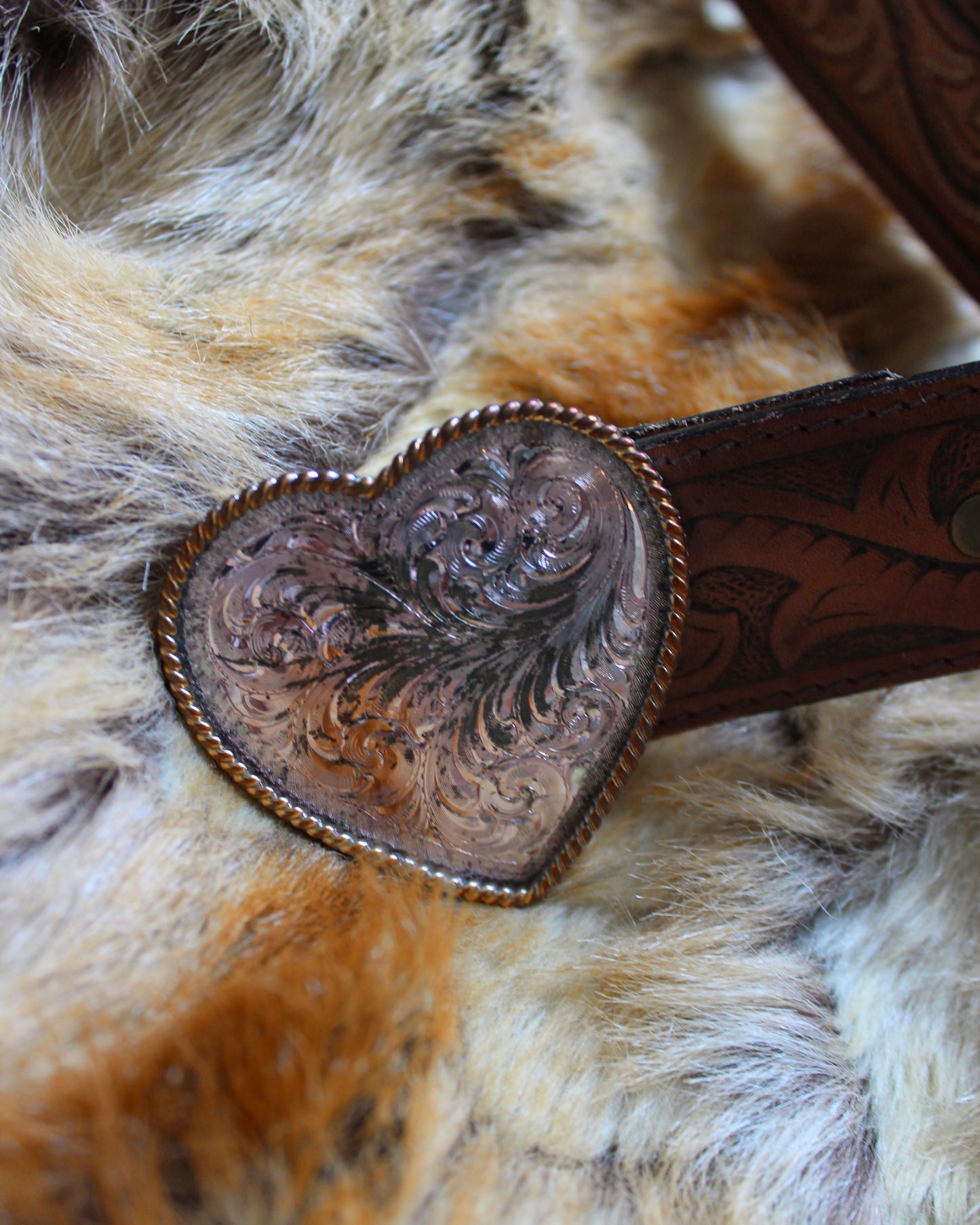 VINTAGE HEART BUCKLE TOOLED LEATHER BELT