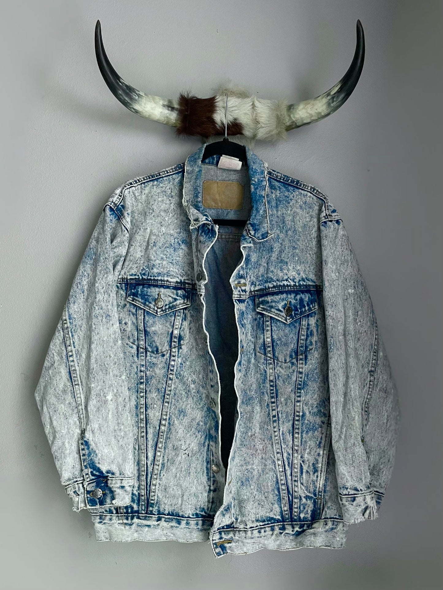 VINTAGE DISTRESSED ACID WASH DENIM JACKET