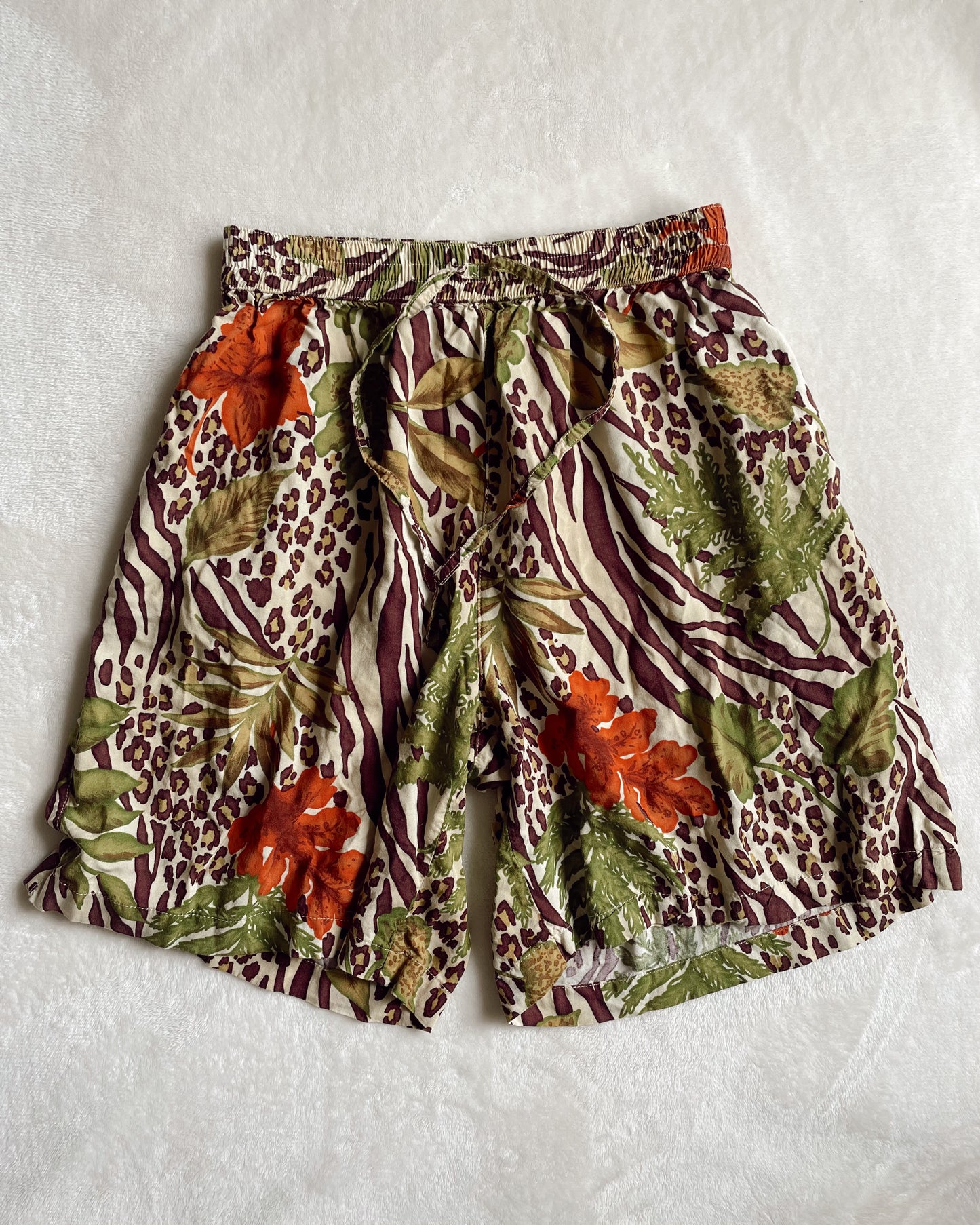 VINTAGE WELCOME TO THE JUNGLE SHORTS