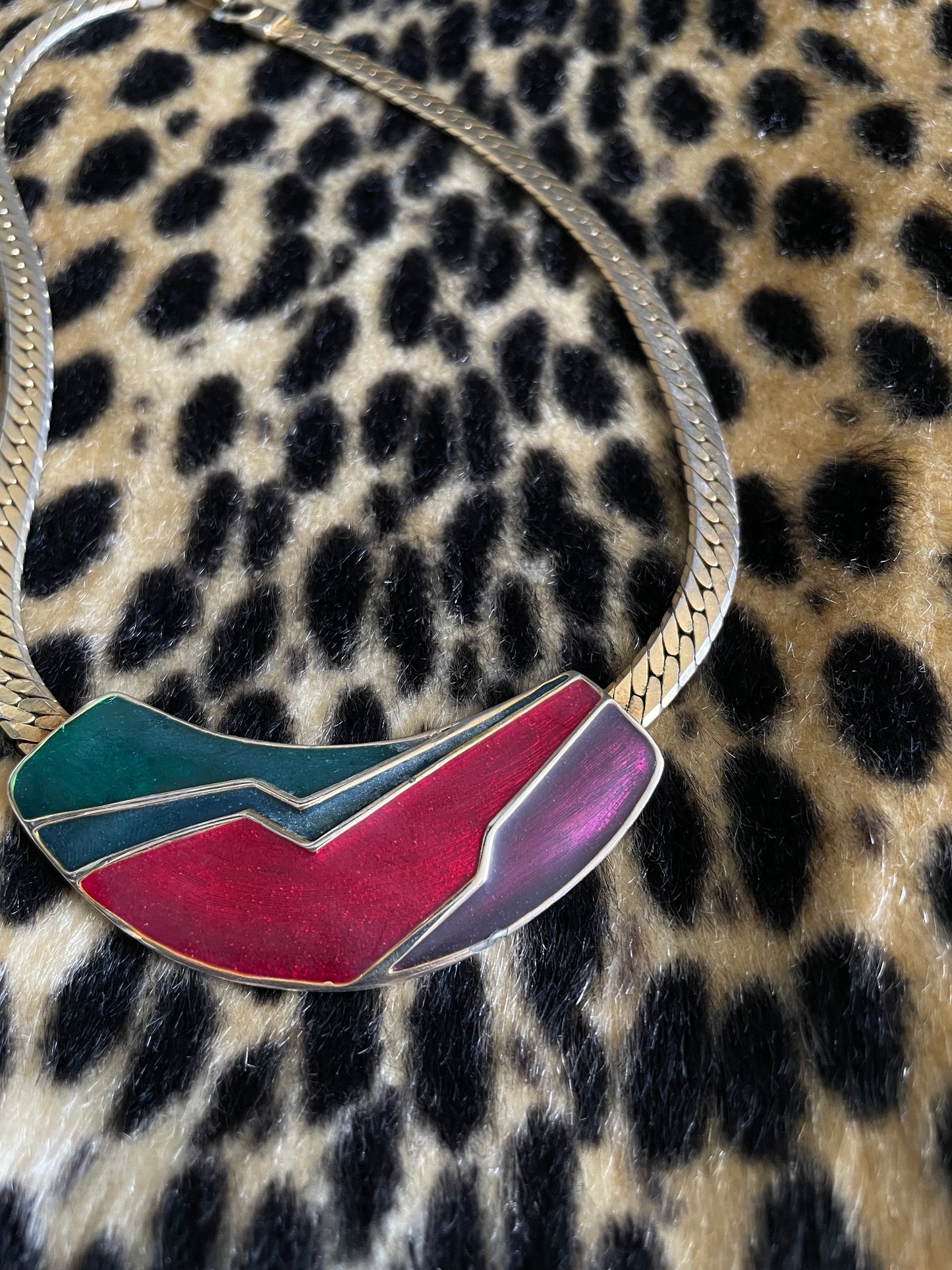 VINTAGE JEWEL TONED NECKLACE