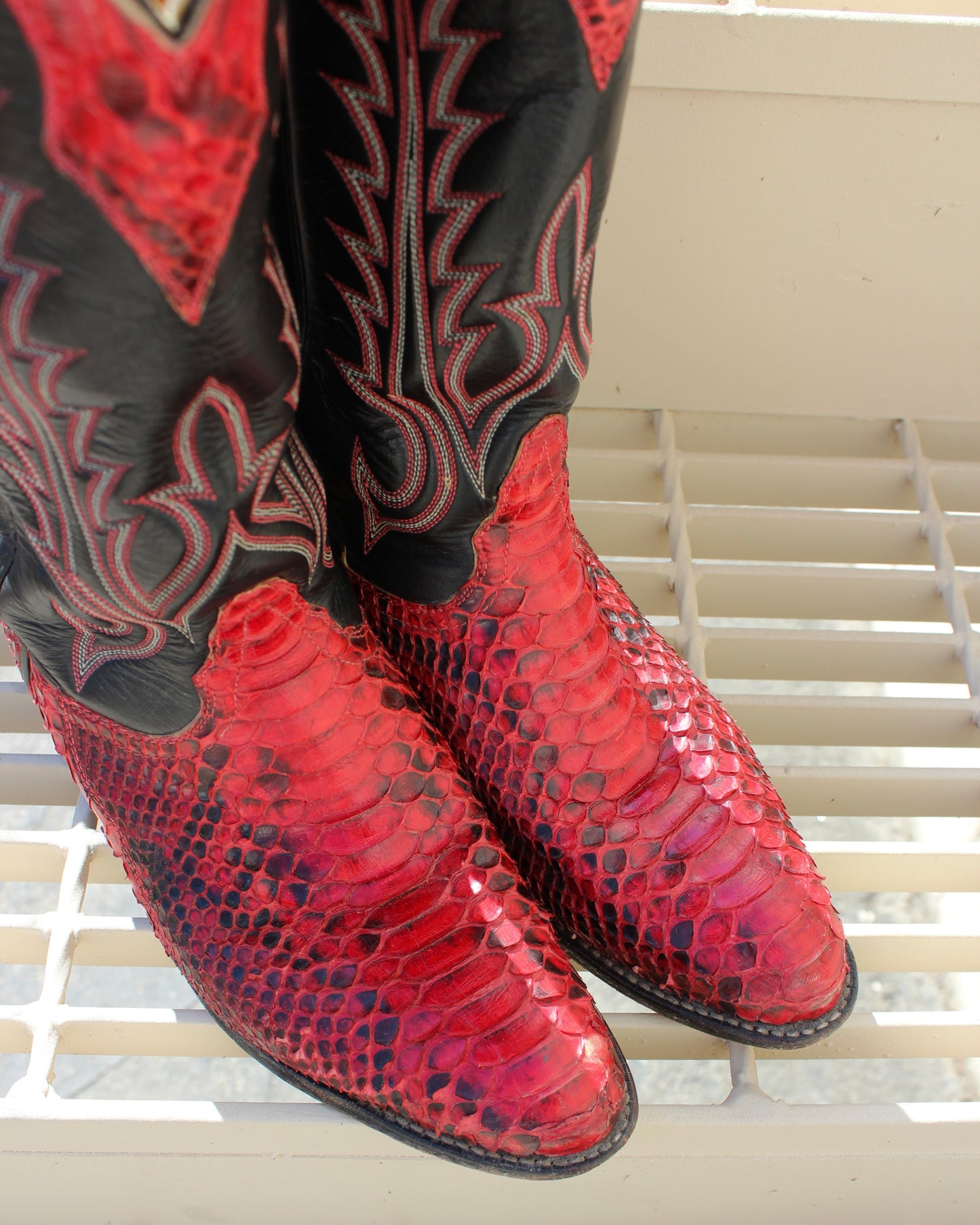 VINTAGE TONY LAMA BOOTS