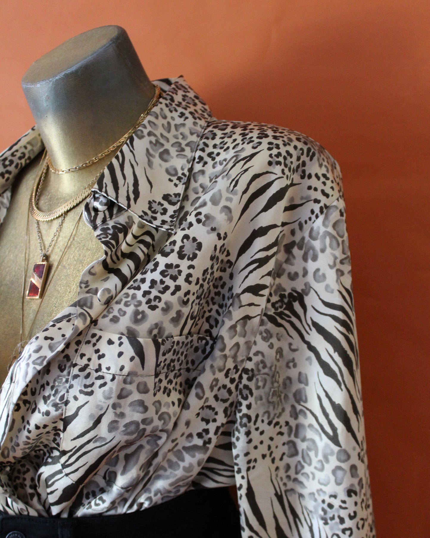 MIXED ANIMAL PRINT BUTTON UP