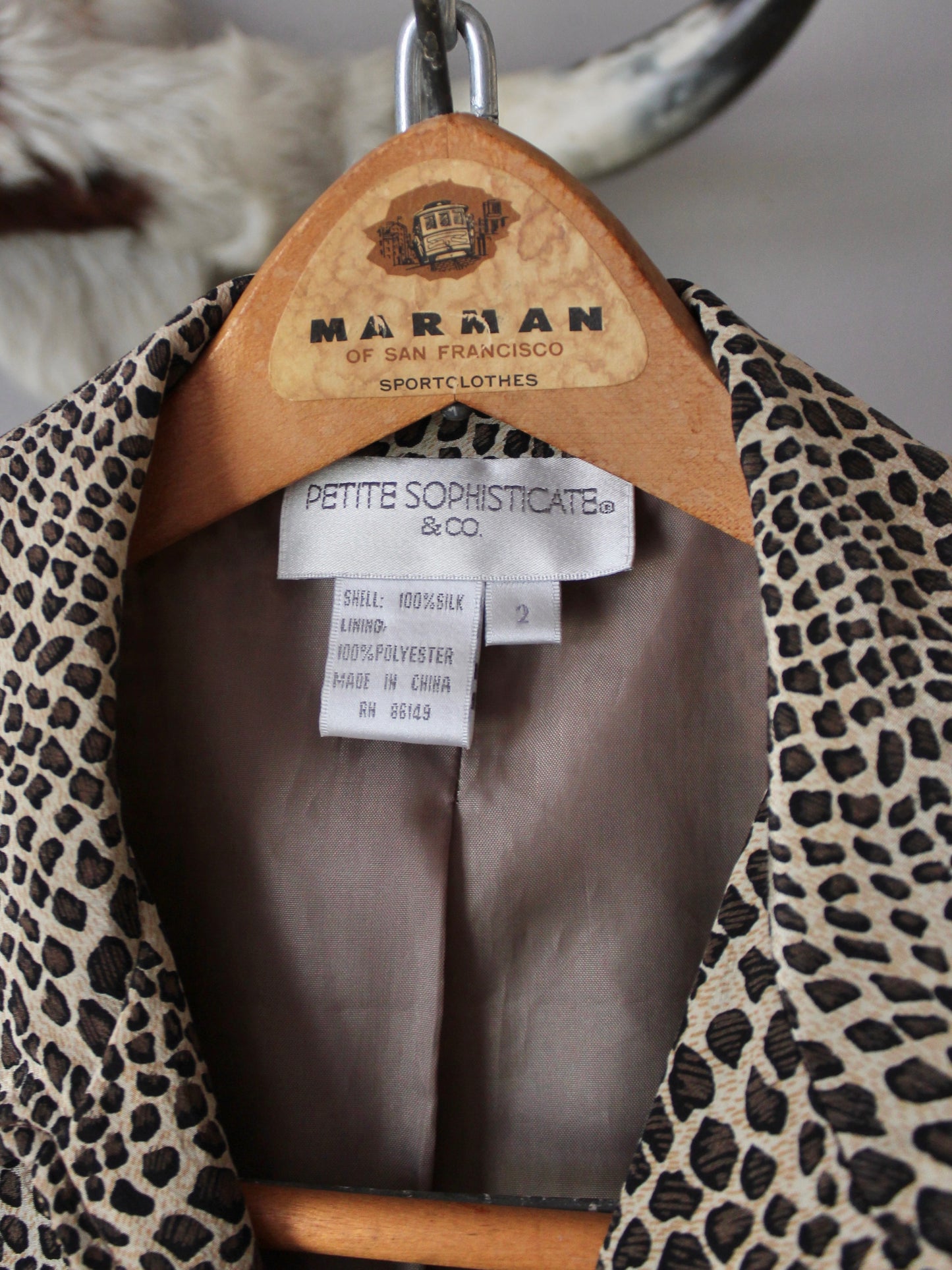 VINTAGE 100% SILK GIRAFFE PRINT JACKET