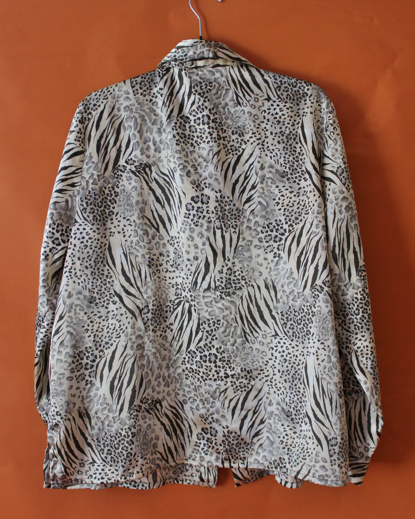 MIXED ANIMAL PRINT BUTTON UP