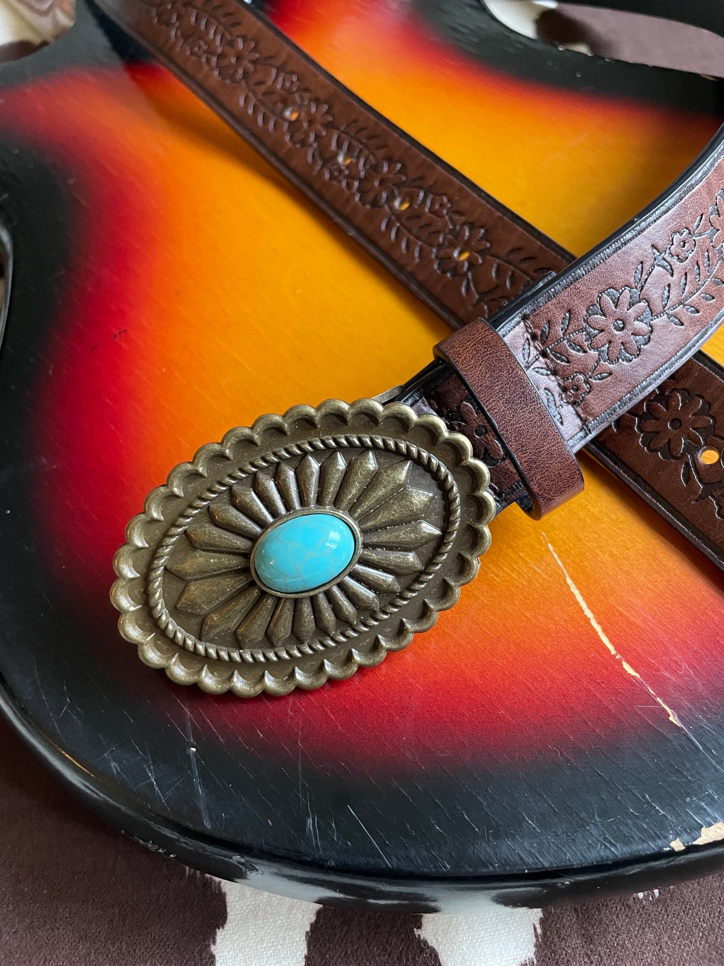 EMBOSSED FLOWER BELT