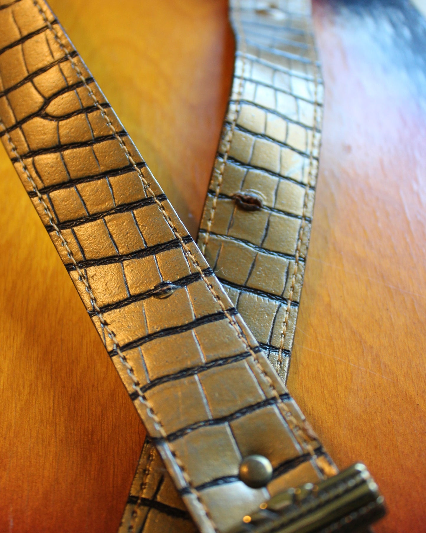 VINTAGE METALLIC BRASS BELT