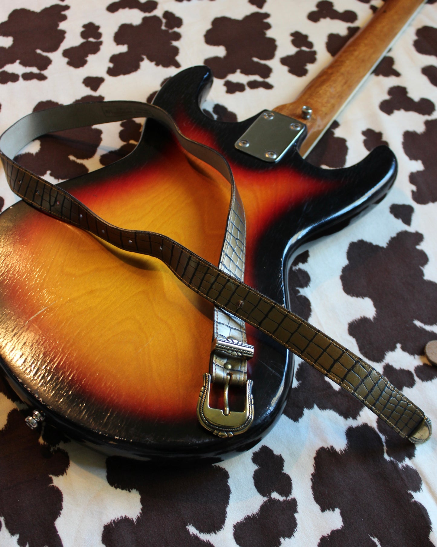 VINTAGE METALLIC BRASS BELT
