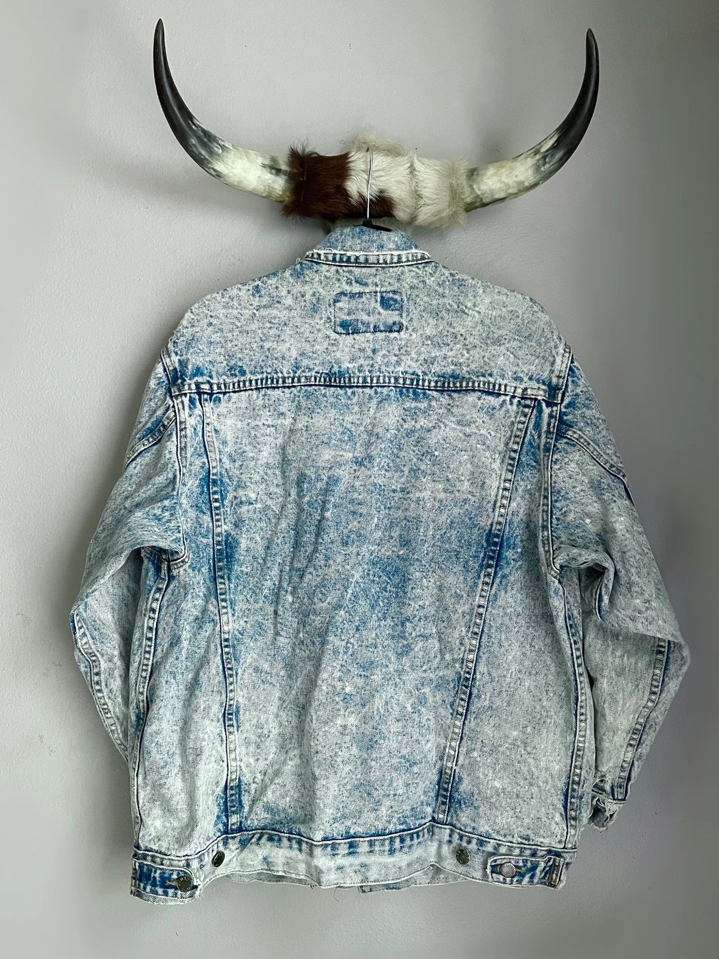 VINTAGE DISTRESSED ACID WASH DENIM JACKET