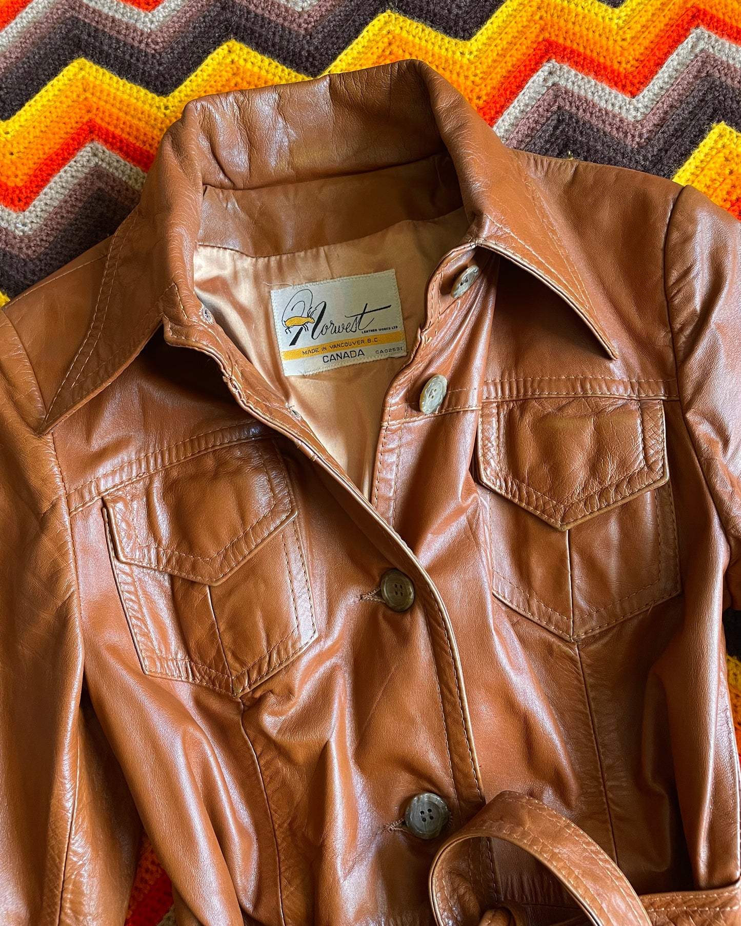VINTAGE 70s LEATHER TRENCH