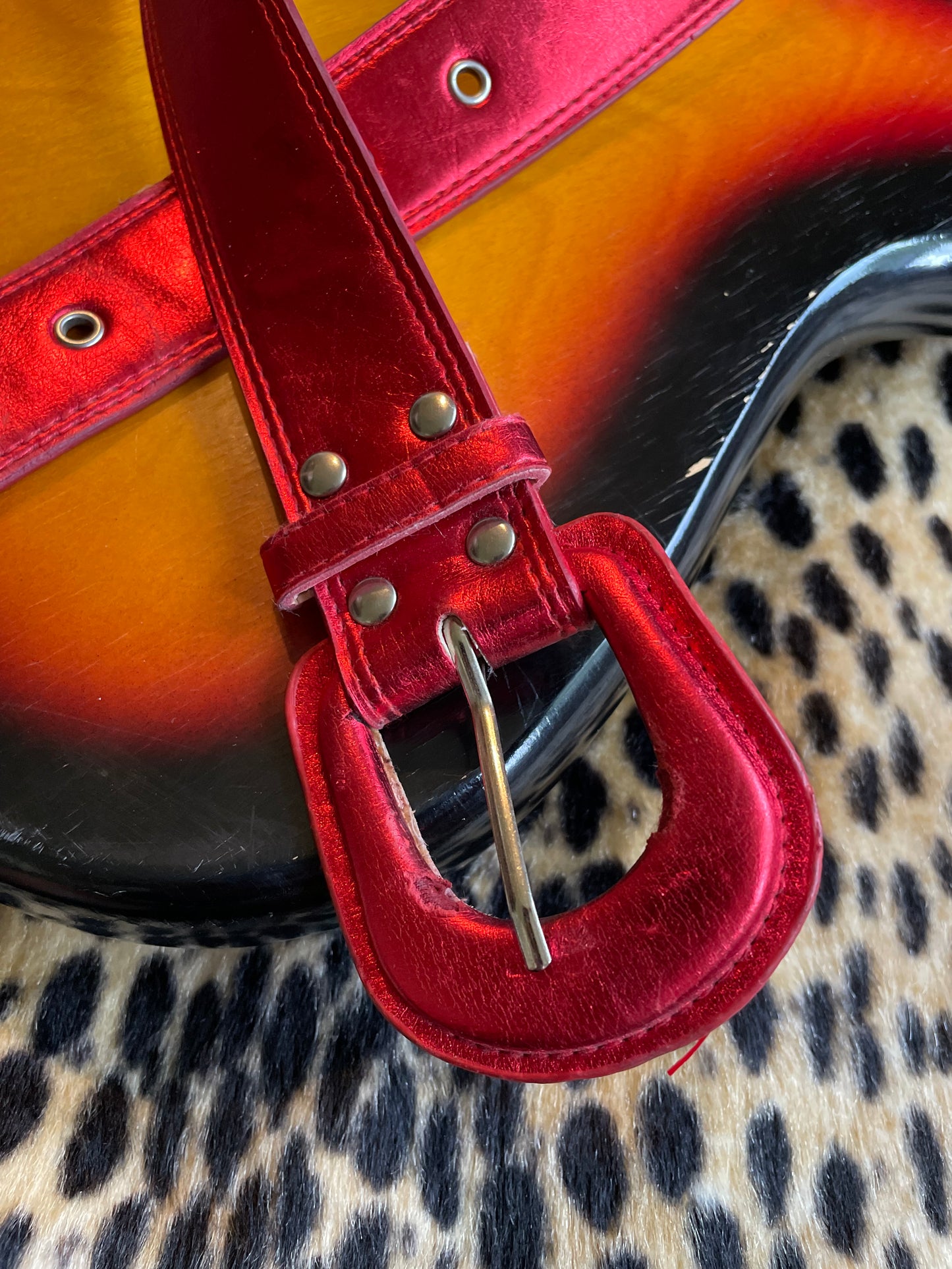 VINTAGE METALLIC RED BELT