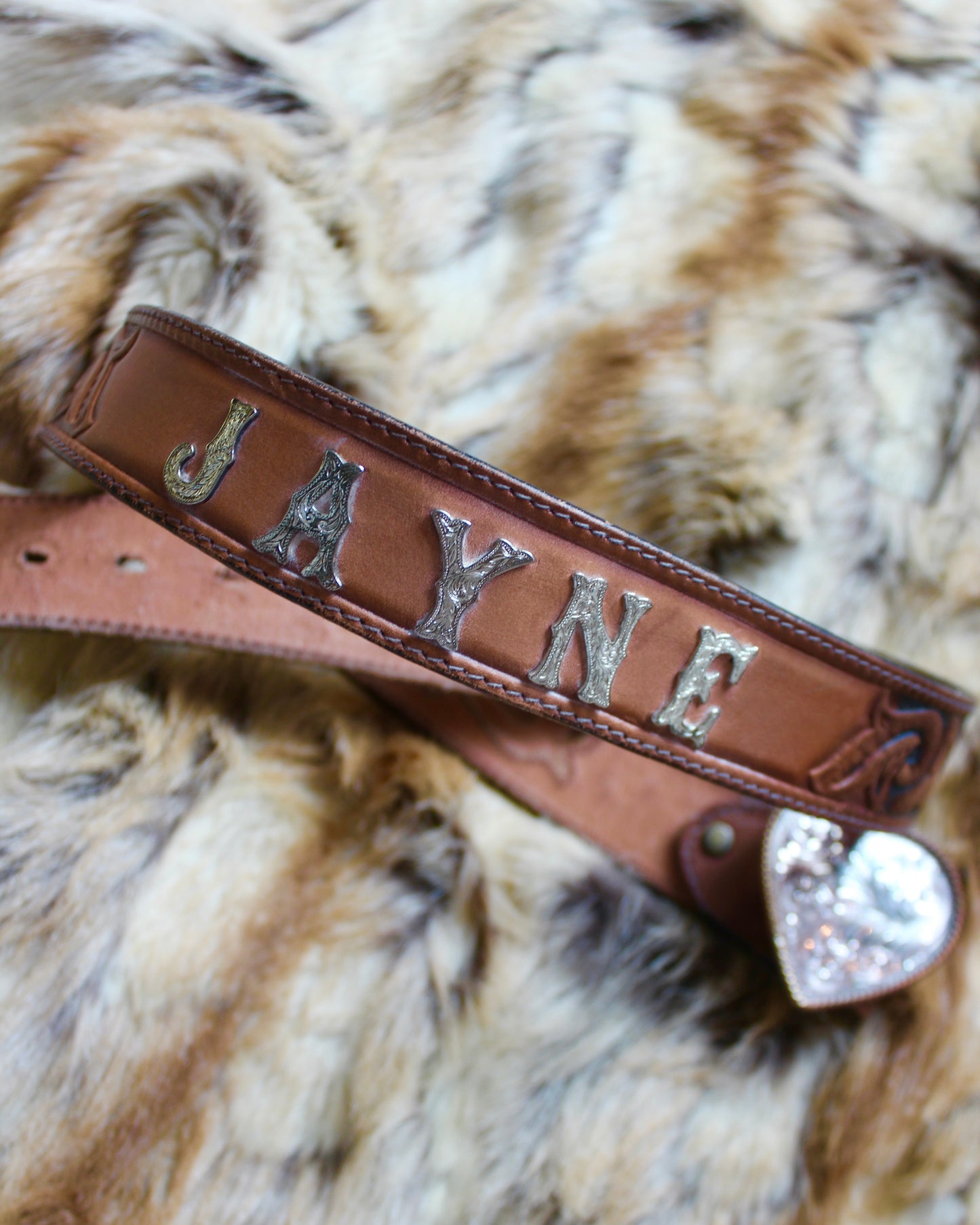 VINTAGE HEART BUCKLE TOOLED LEATHER BELT