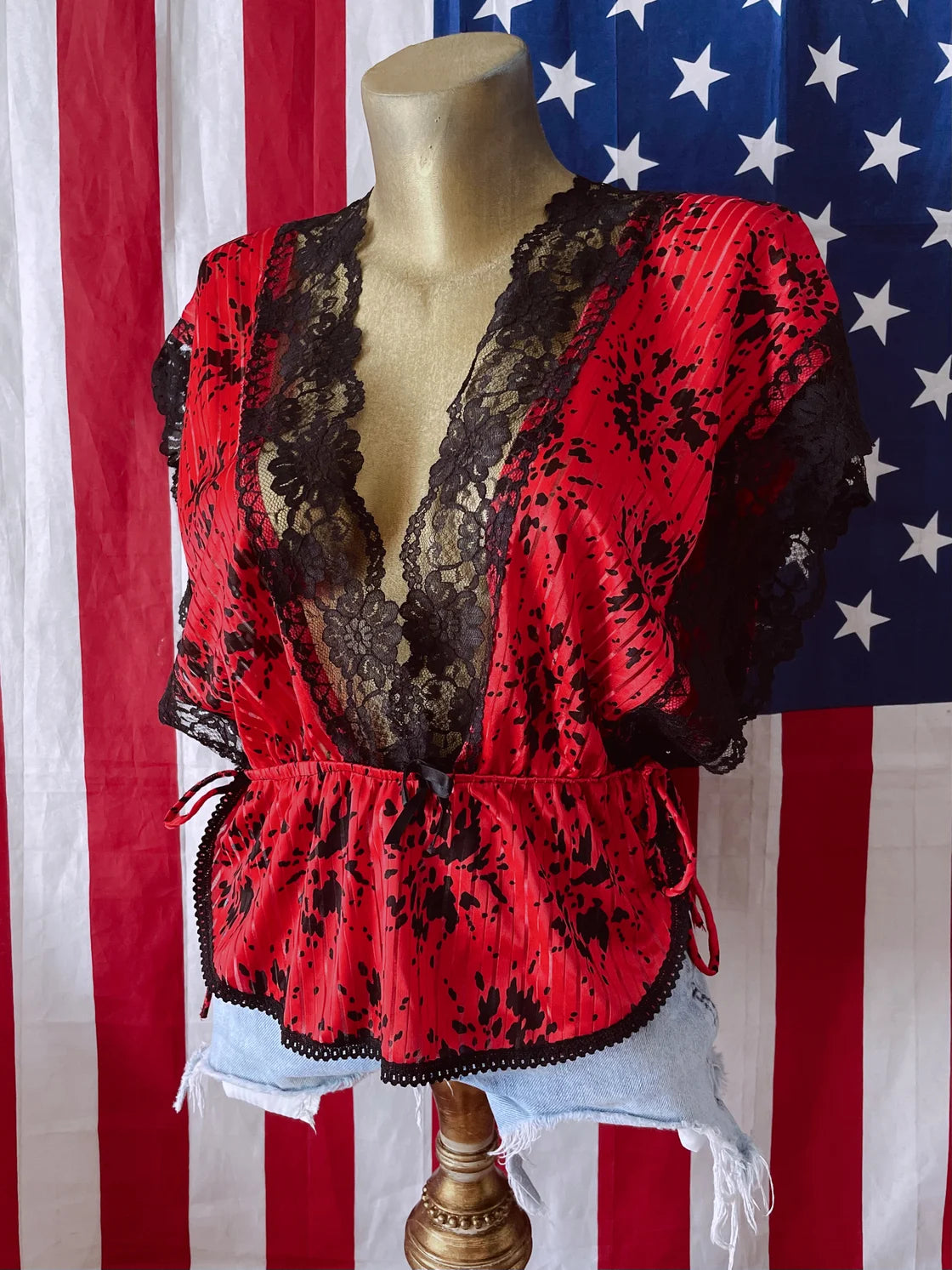VINTAGE SEXY LACE TOP