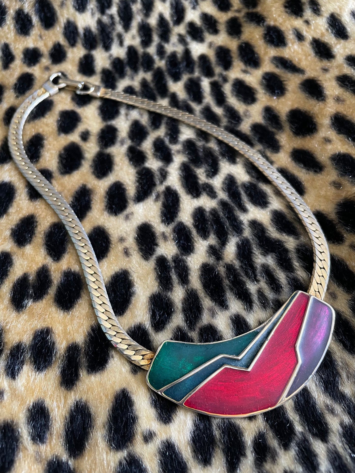 VINTAGE JEWEL TONED NECKLACE