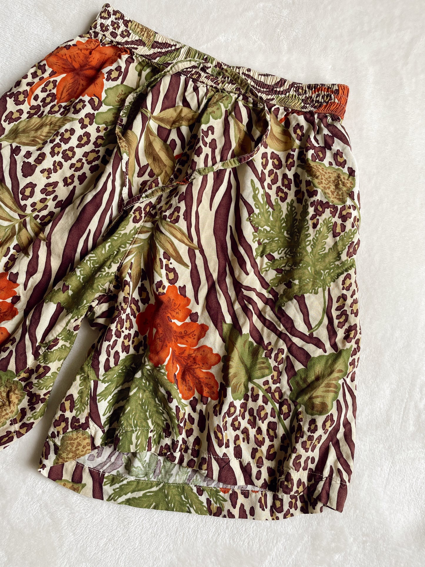 VINTAGE WELCOME TO THE JUNGLE SHORTS