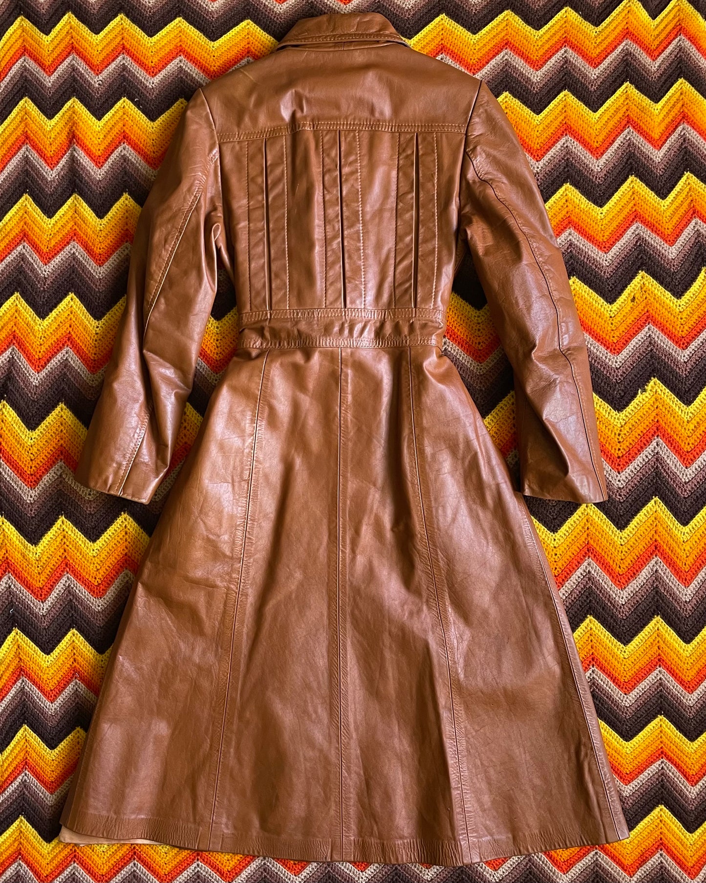 VINTAGE 70s LEATHER TRENCH