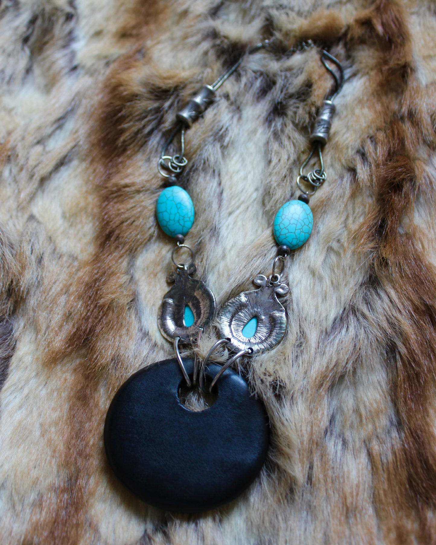 STATEMENT NECKLACE