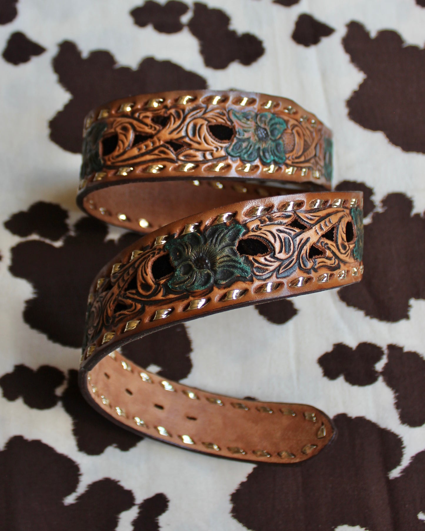 VINTAGE TOOLED LEATHER BELT