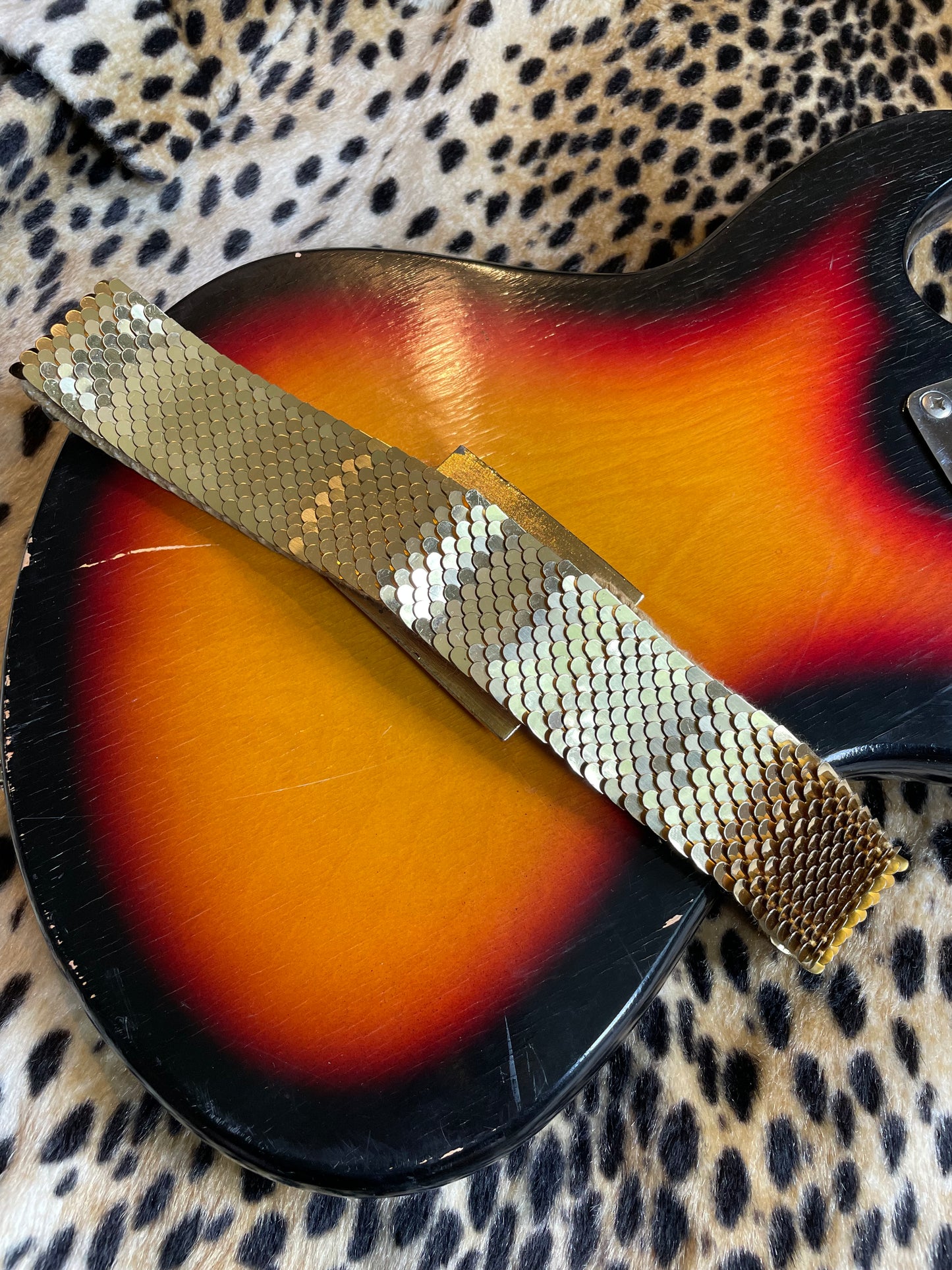 VINTAGE METALLIC GOLD WAIST BELT