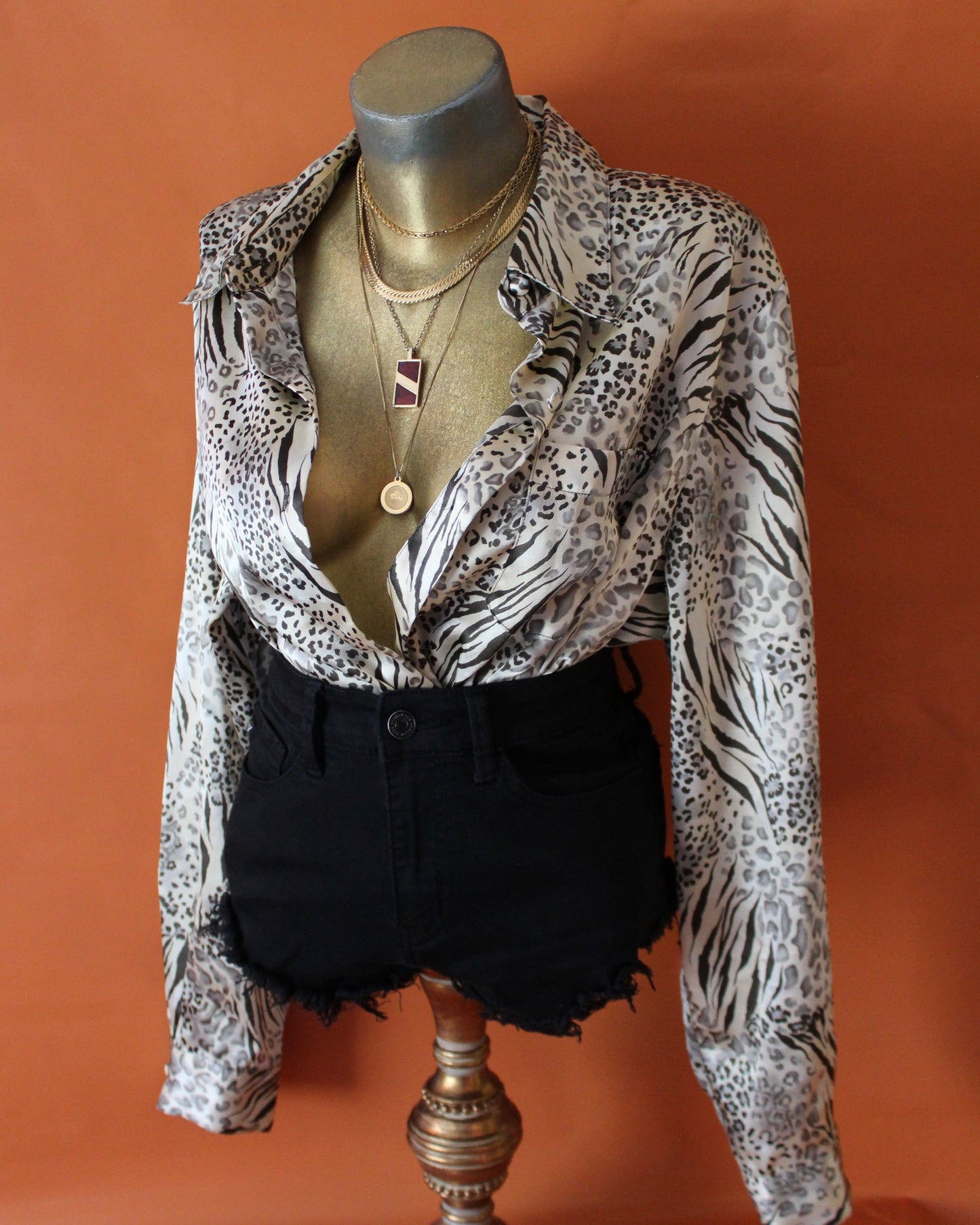 MIXED ANIMAL PRINT BUTTON UP