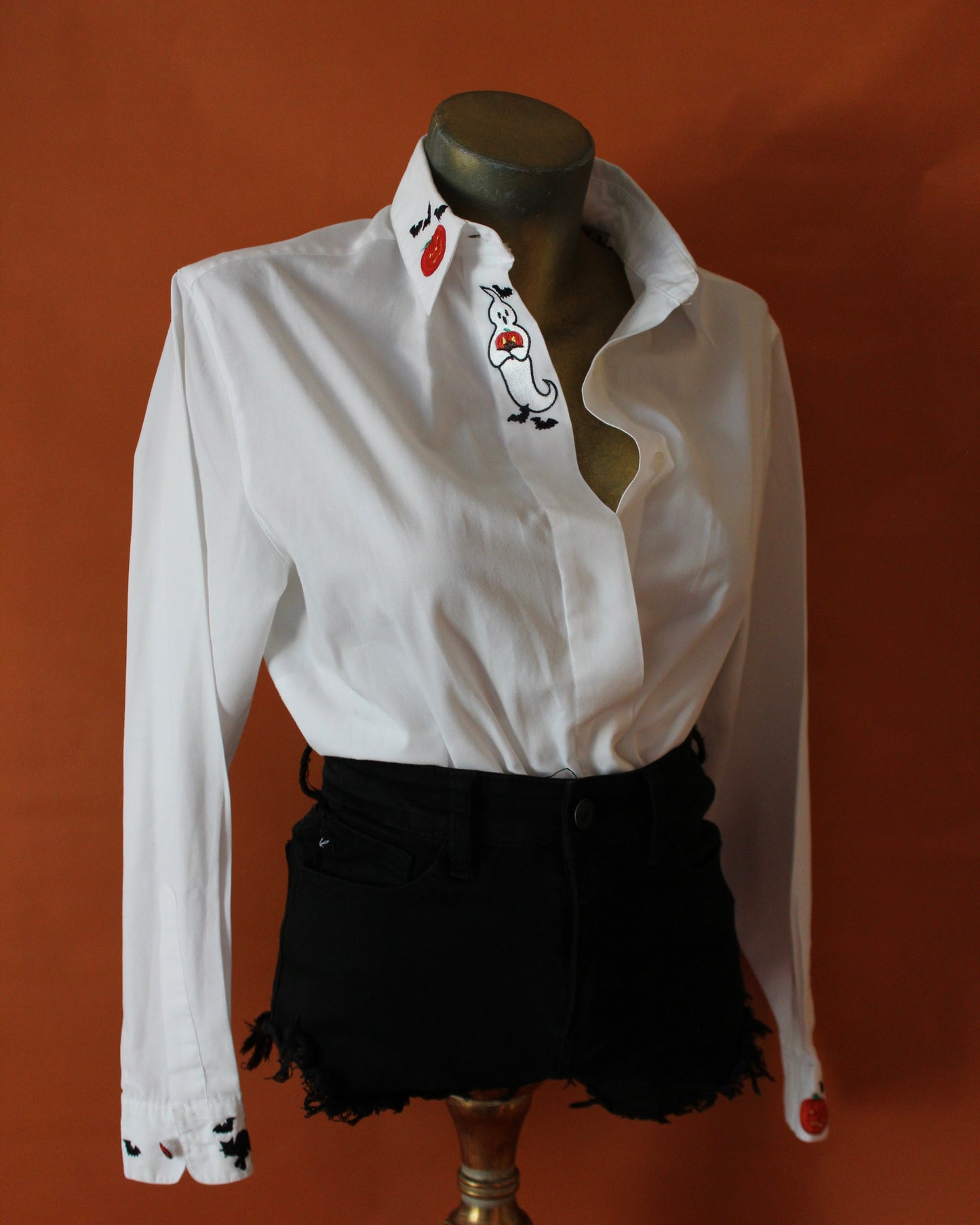 VINTAGE HALLOWEEN BUTTON UP