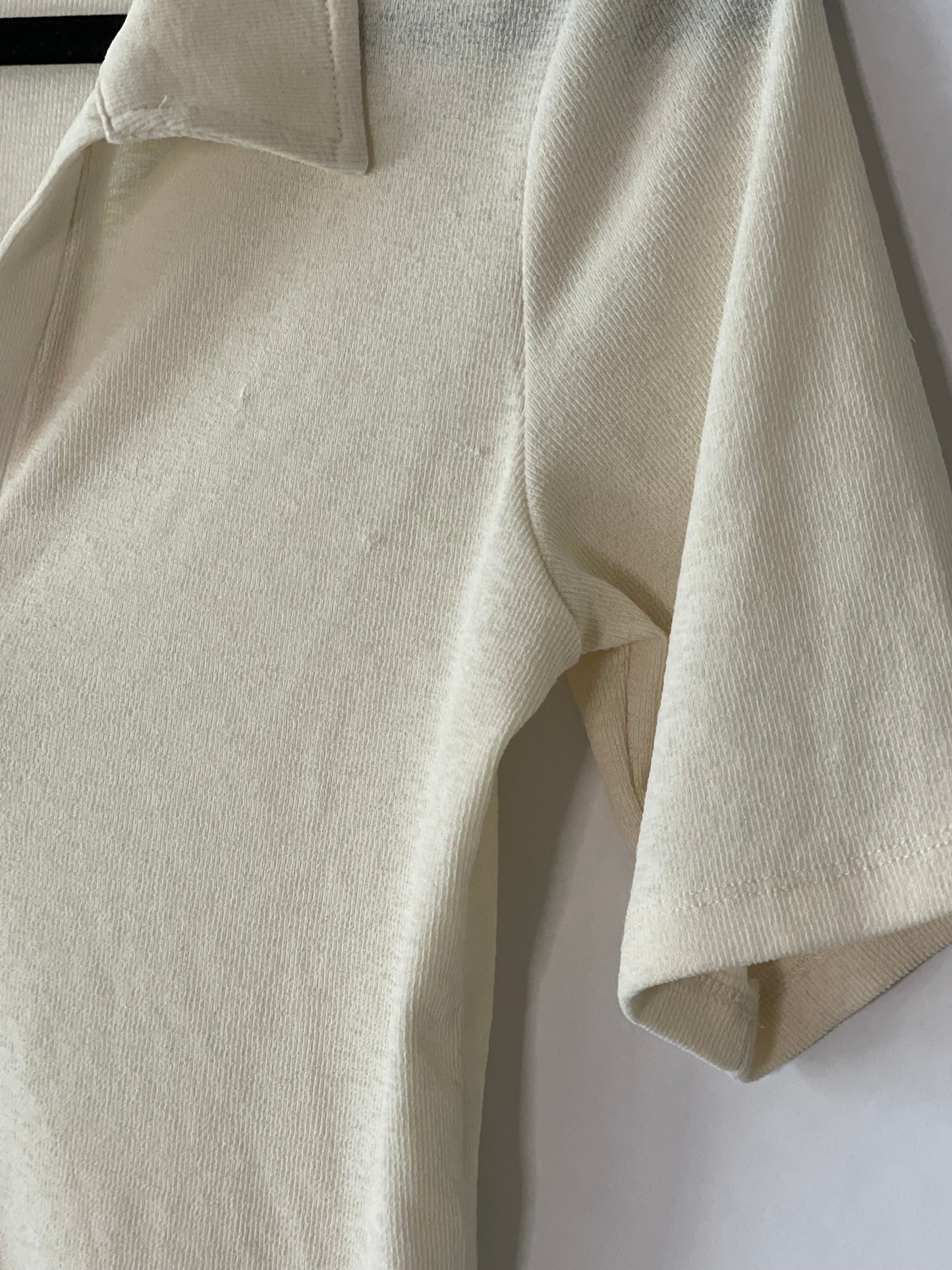 CREAM SHORT SLEEVE