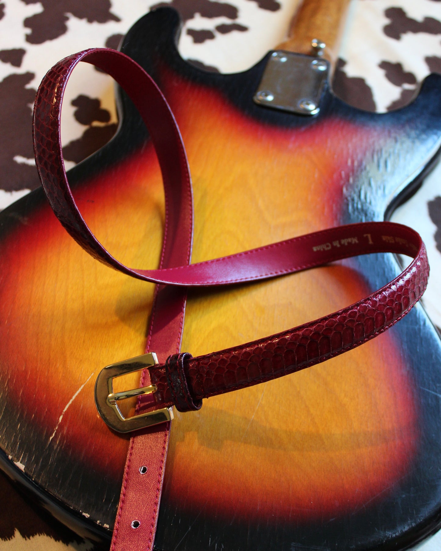 VINTAGE RED SNAKE SKIN BELT