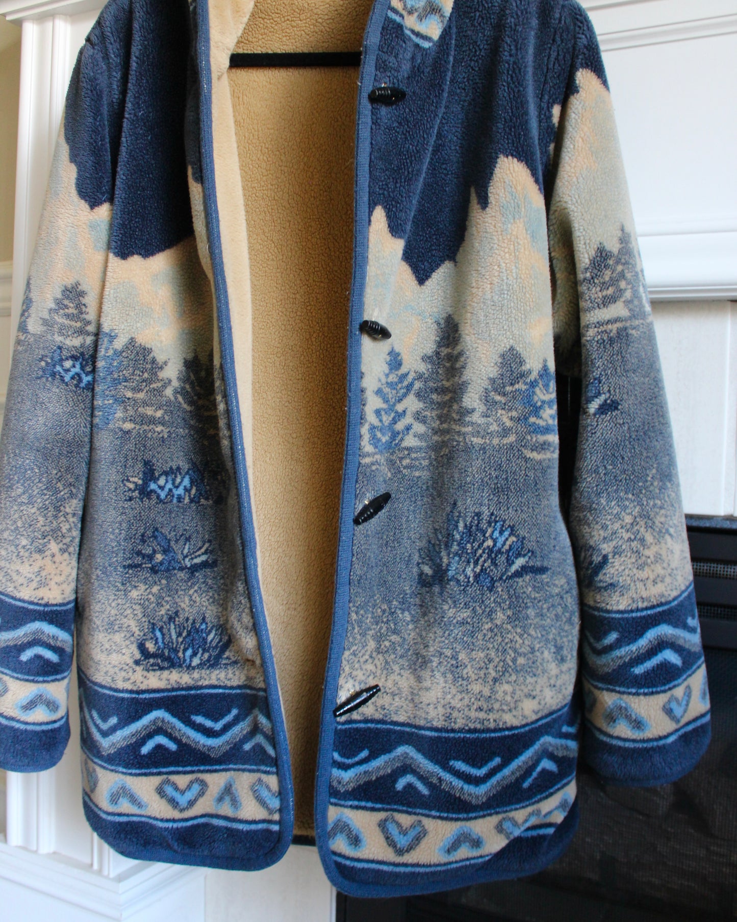 MOUNTAINSCAPE FLEECE COAT