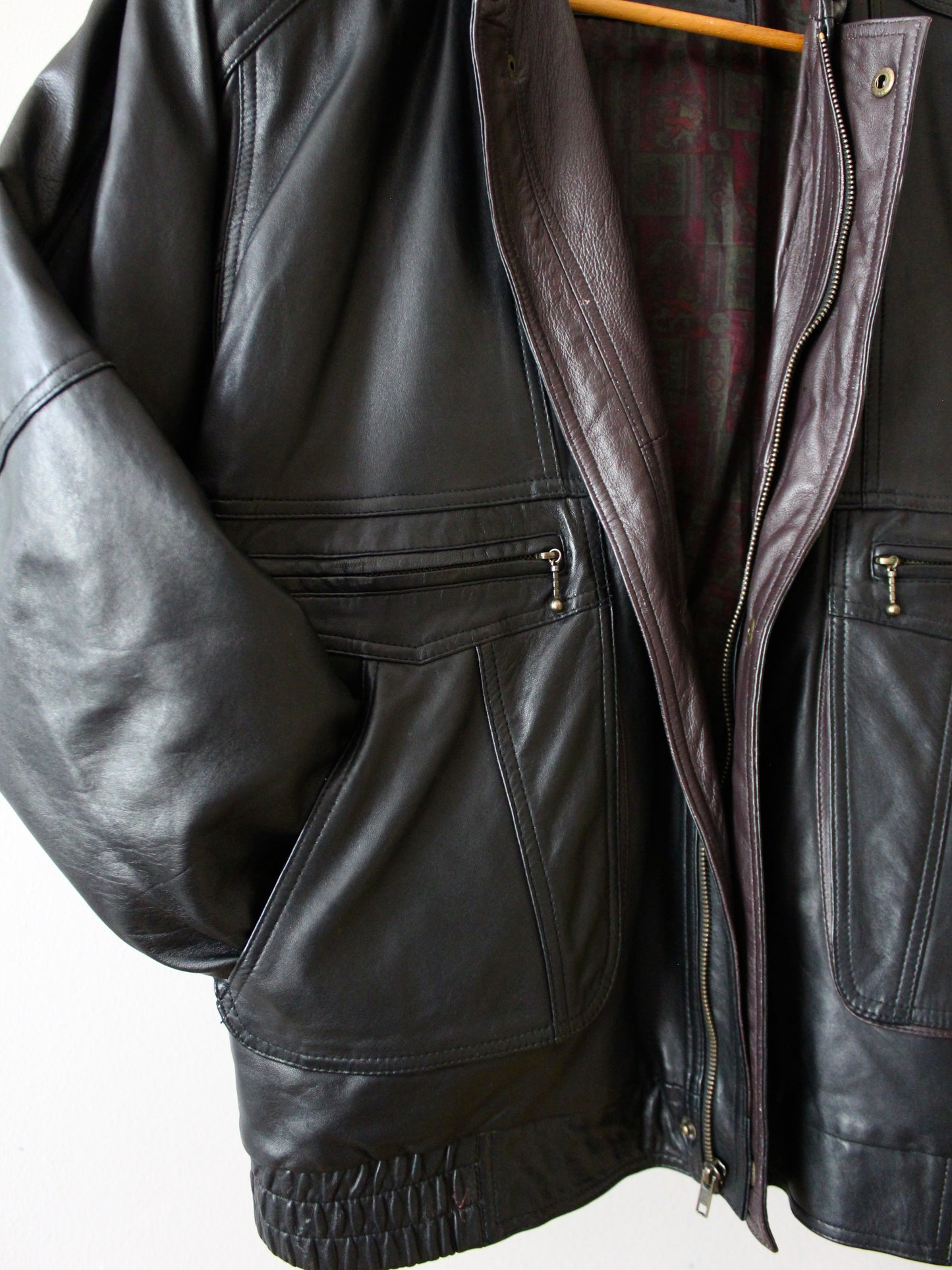 VINTAGE GENUINE LEATHER BOMBER JACKET