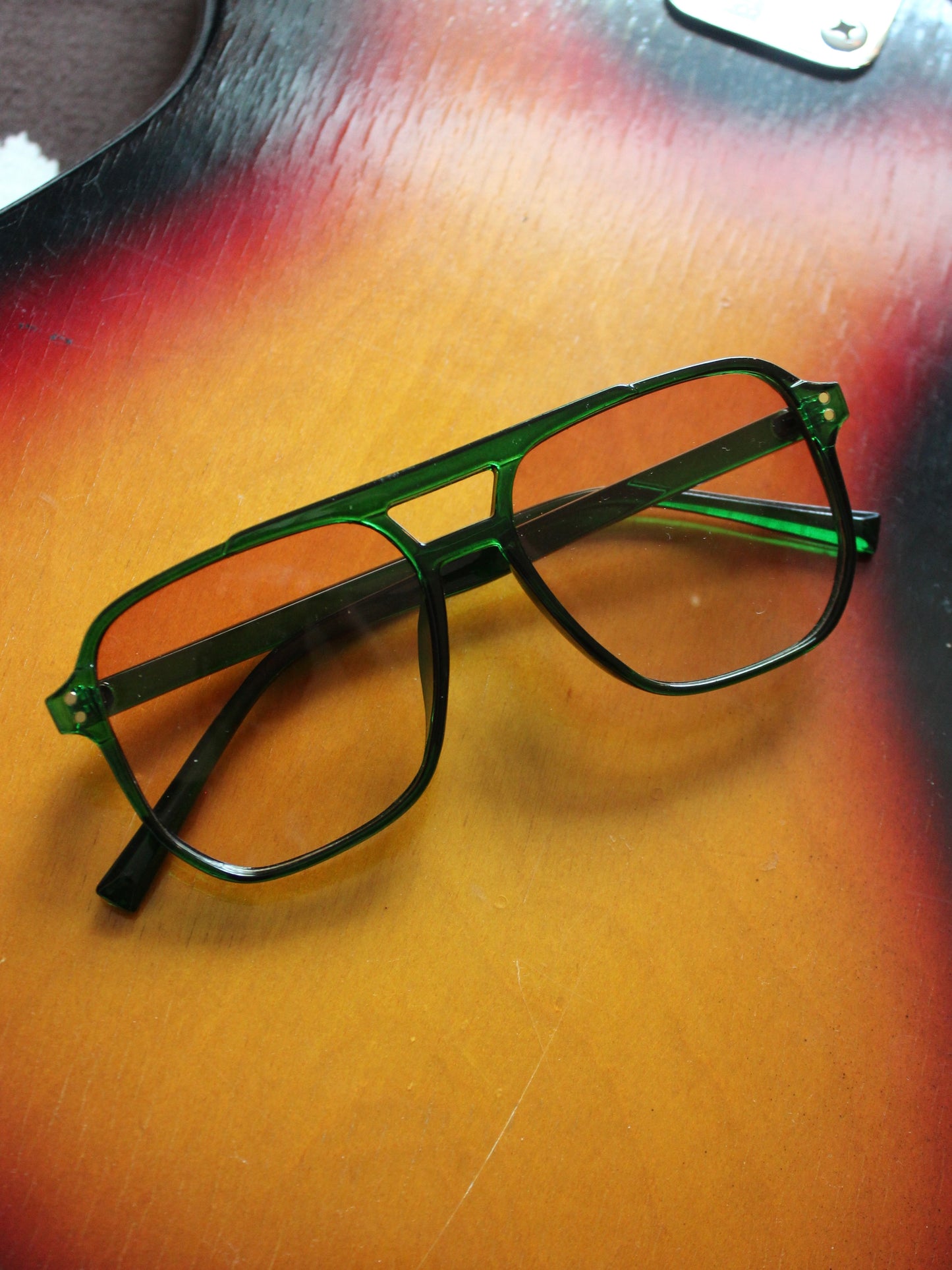 GREEN FRAME AVIATORS