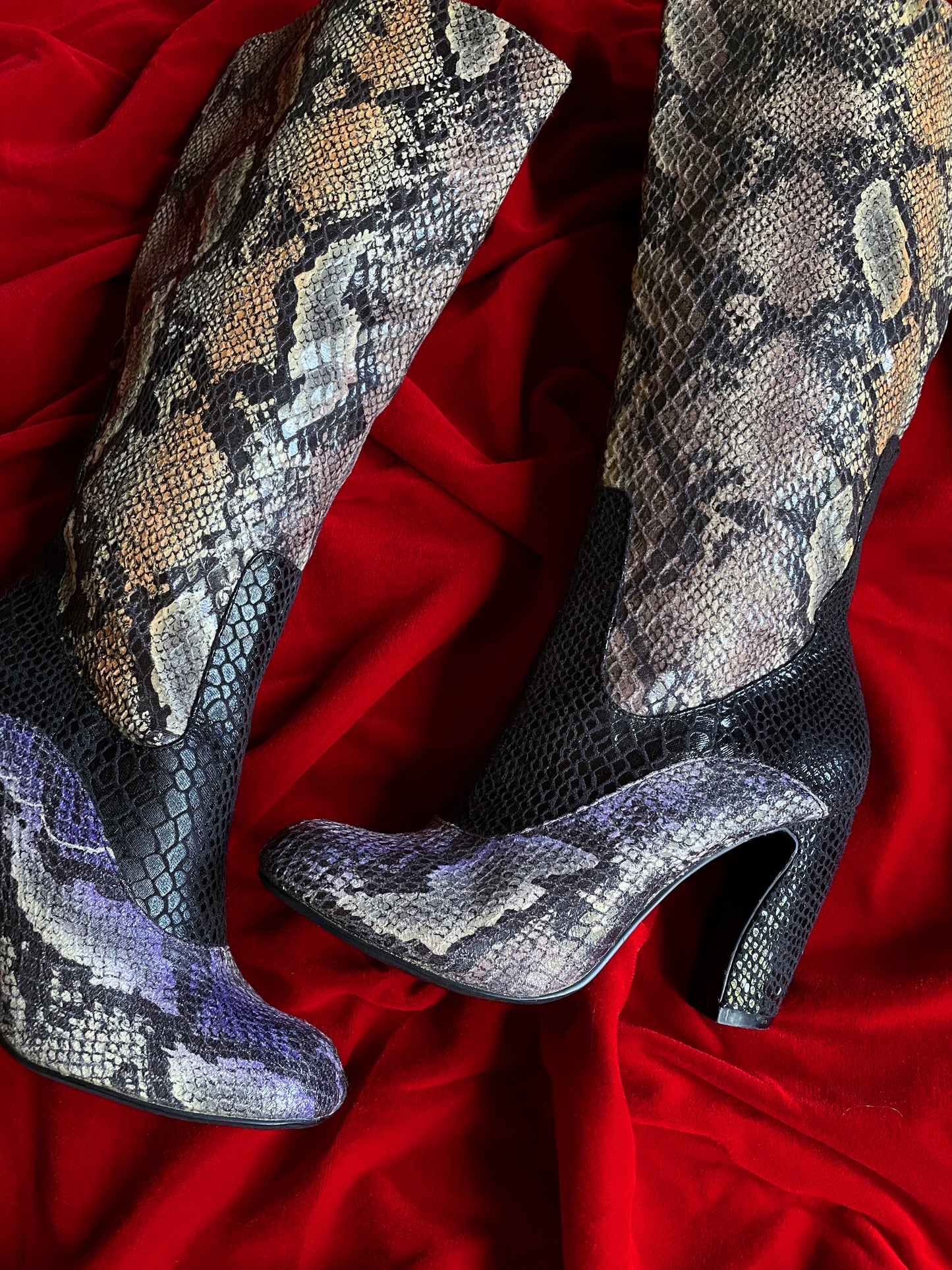 SNAKE PRINT KNEE-HIGH BOOTS