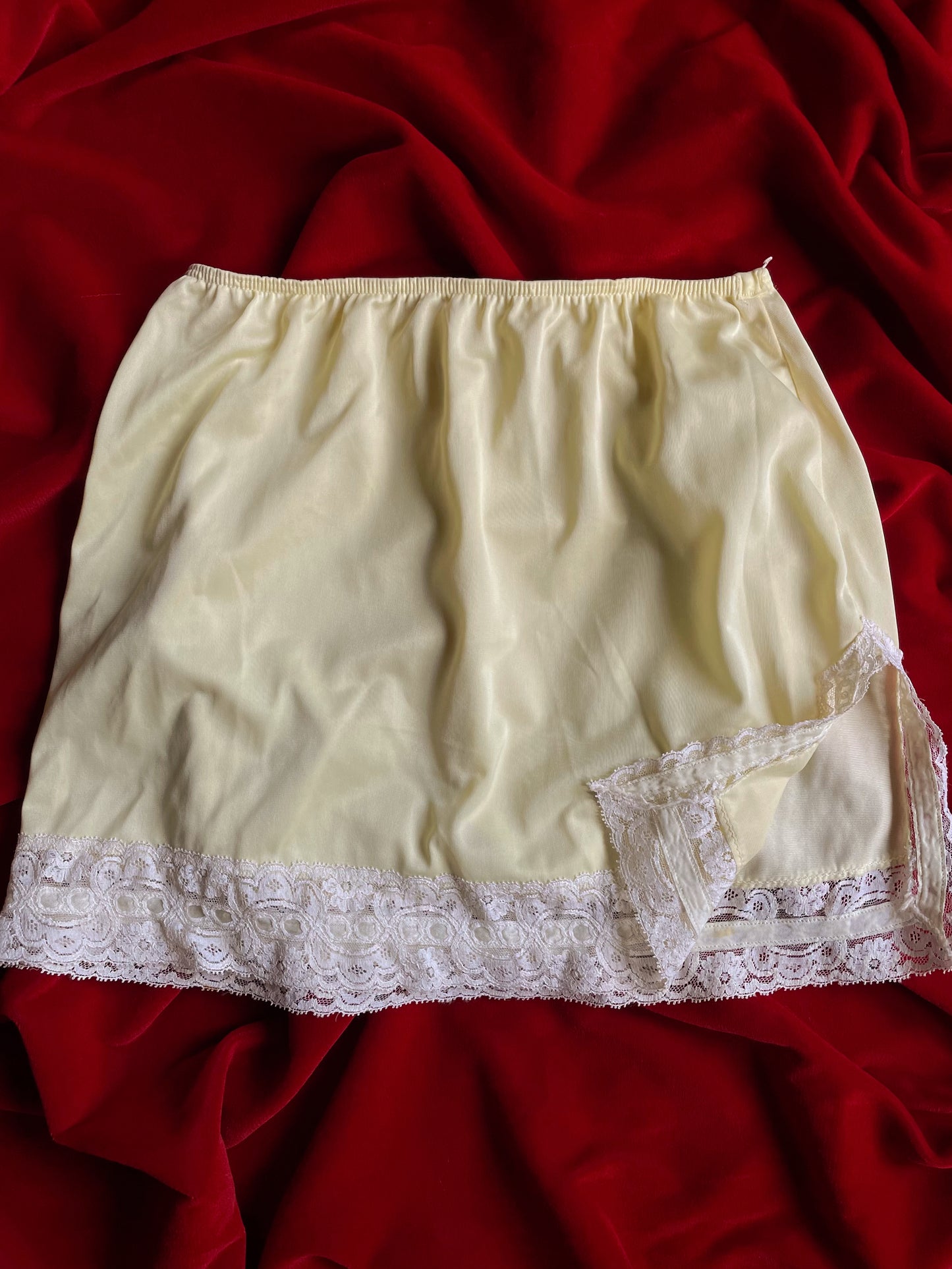 VINTAGE YELLOW SLIP SKIRT WITH WHITE TRIM