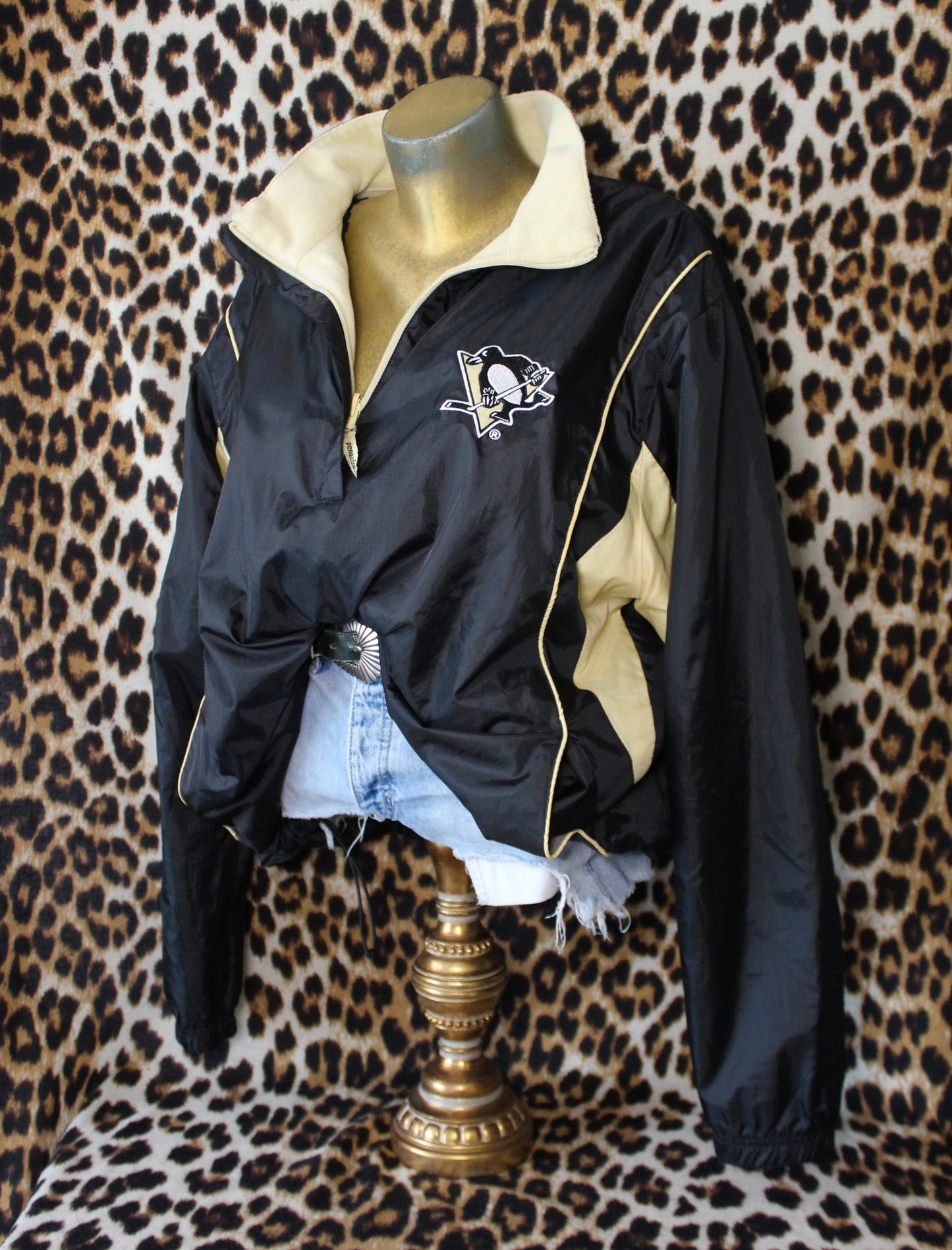 VINTAGE PITTSBURGH PENGUINS WINDBREAKER