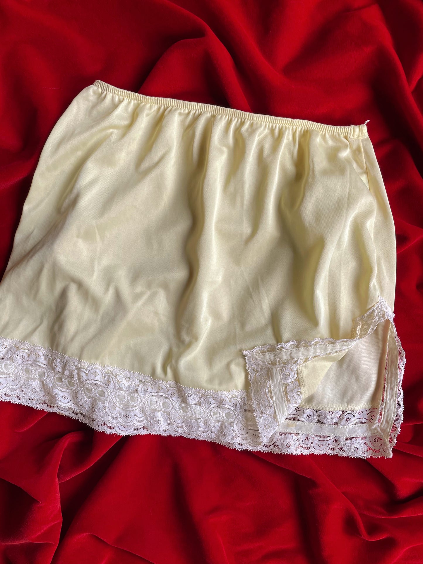 VINTAGE YELLOW SLIP SKIRT WITH WHITE TRIM